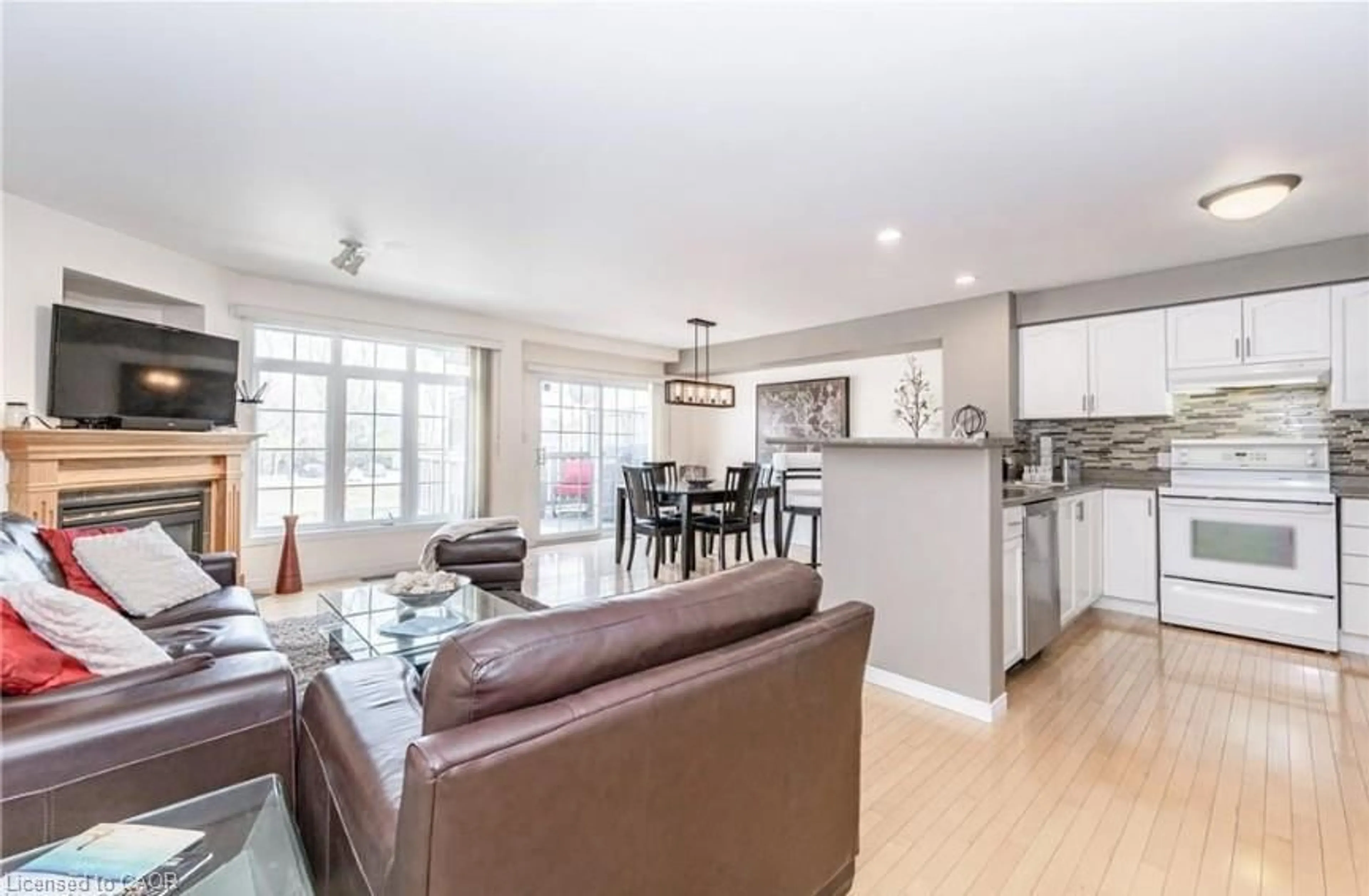 Open concept kitchen, unknown for St, Waterloo Ontario N2K 4G8