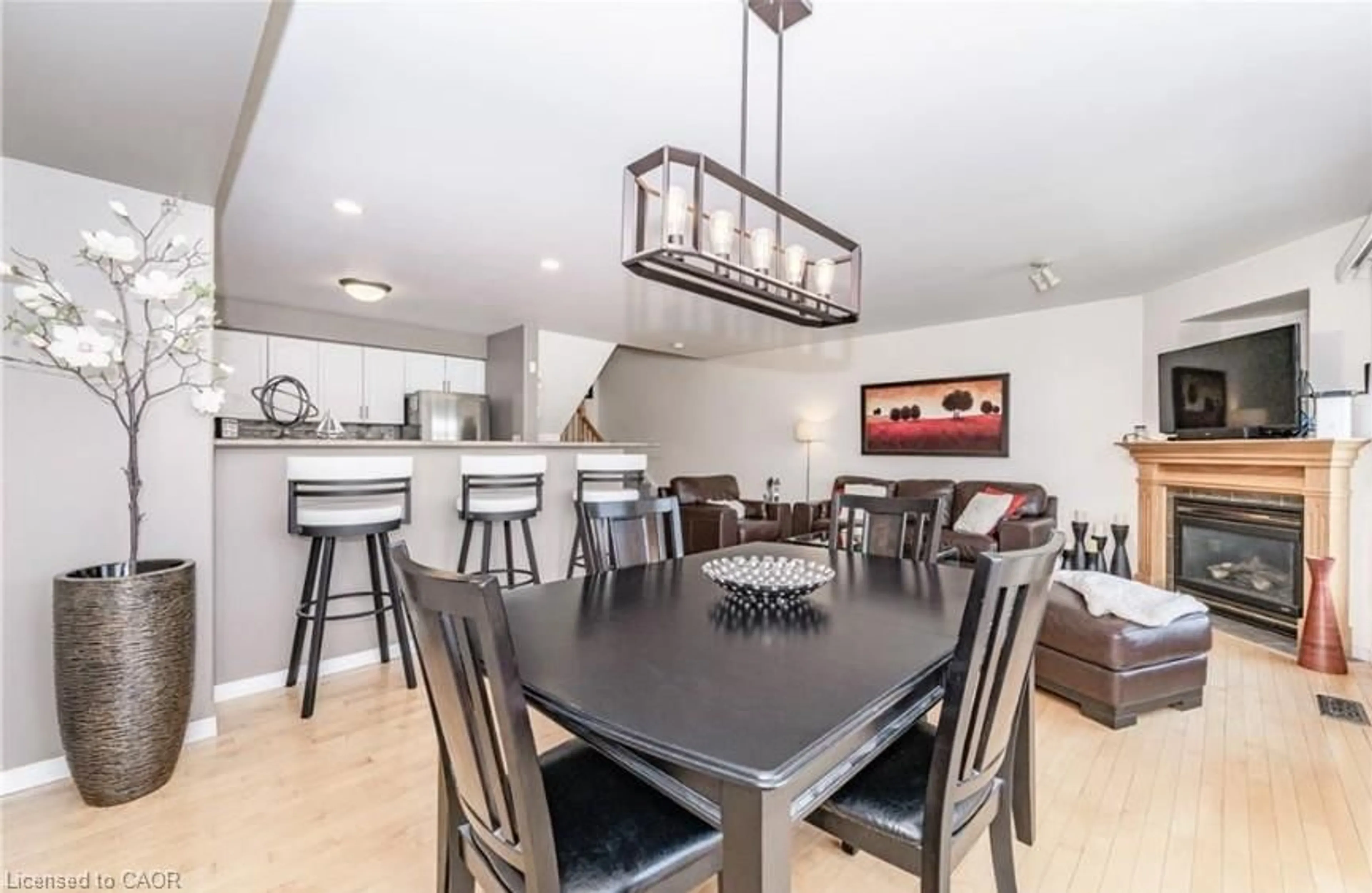 Open concept kitchen, unknown for St, Waterloo Ontario N2K 4G8