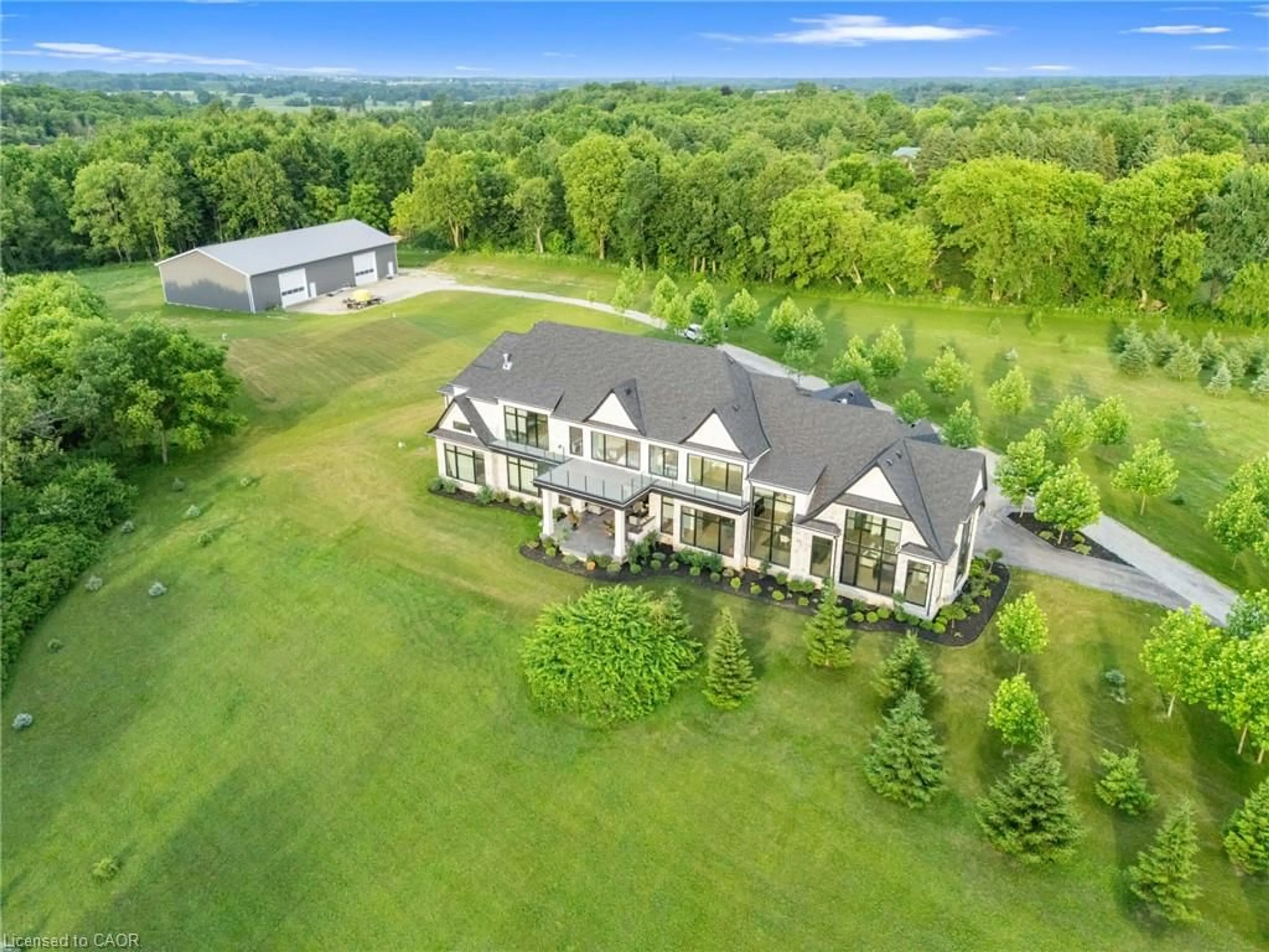 A pic from outside/outdoor area/front of a property/back of a property/a pic from drone, mountain view for Rd, Brantford Ontario N3T 0N2