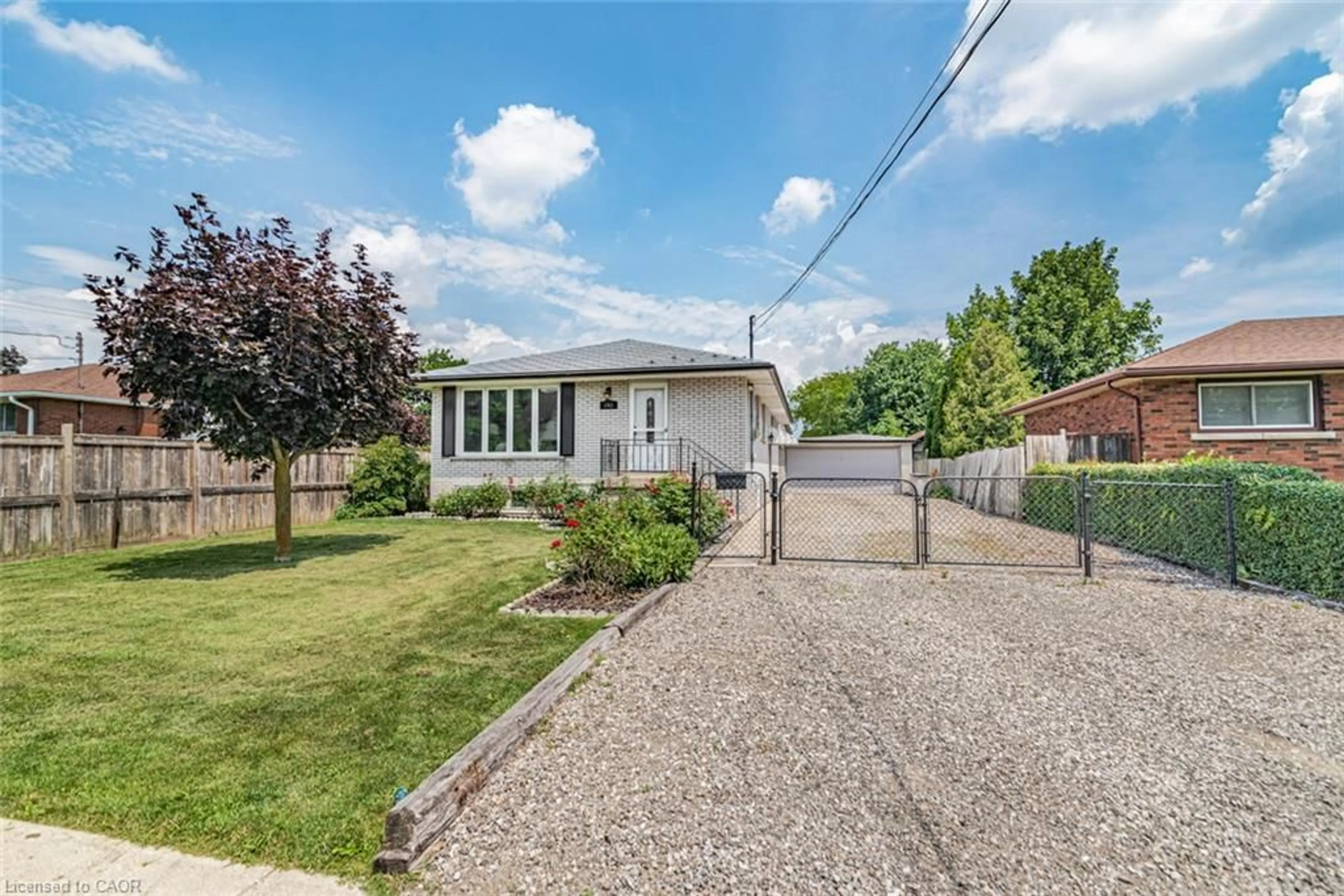 A pic from outside/outdoor area/front of a property/back of a property/a pic from drone, street for Ave, Stoney Creek Ontario L8E 1T2