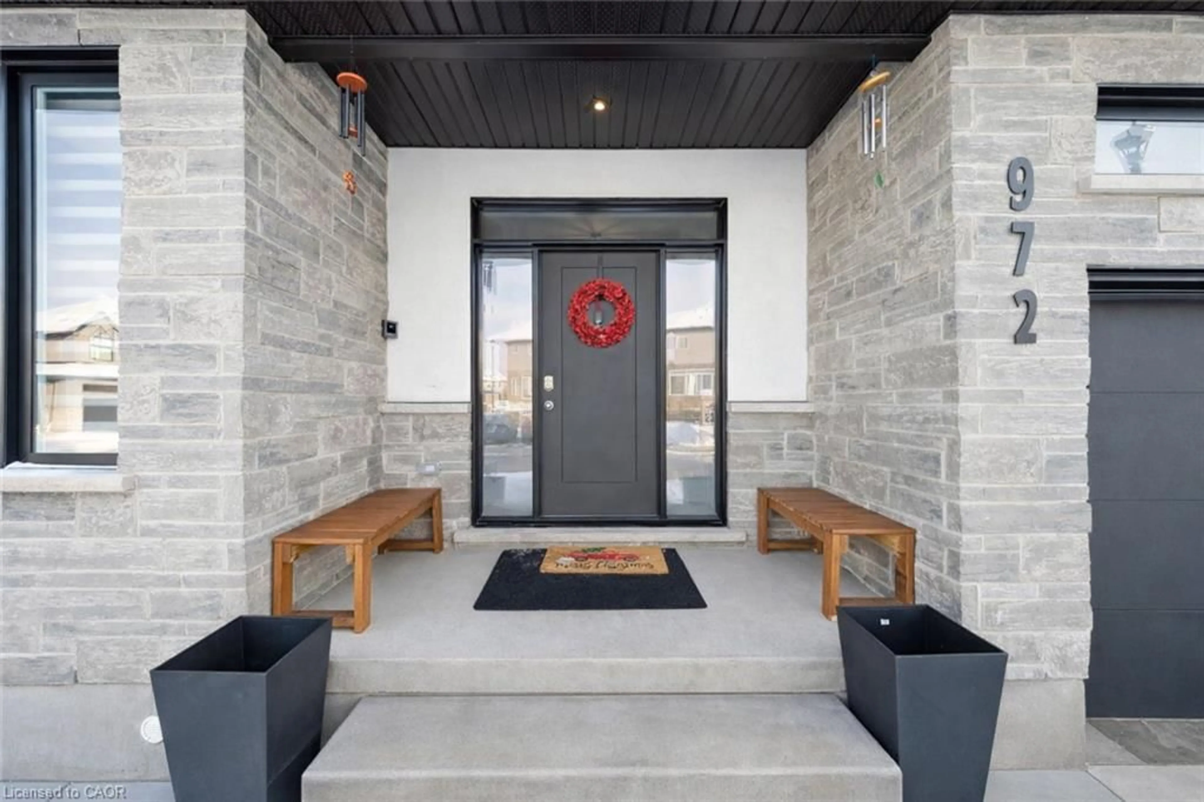 Indoor entryway for Walk, Kitchener Ontario N2P 0K5