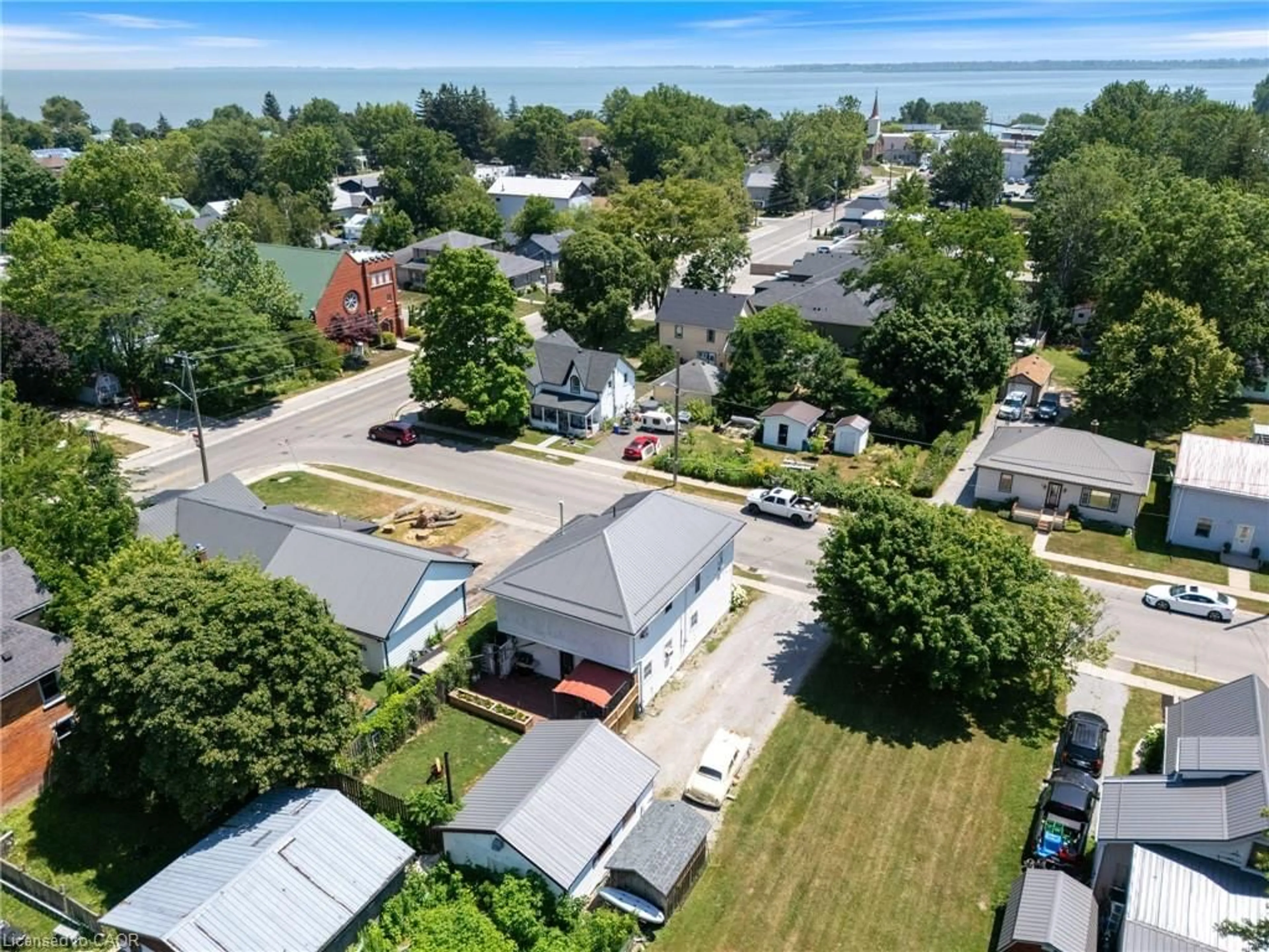 A pic from outside/outdoor area/front of a property/back of a property/a pic from drone, street for St, Port Rowan Ontario N0E 1M0