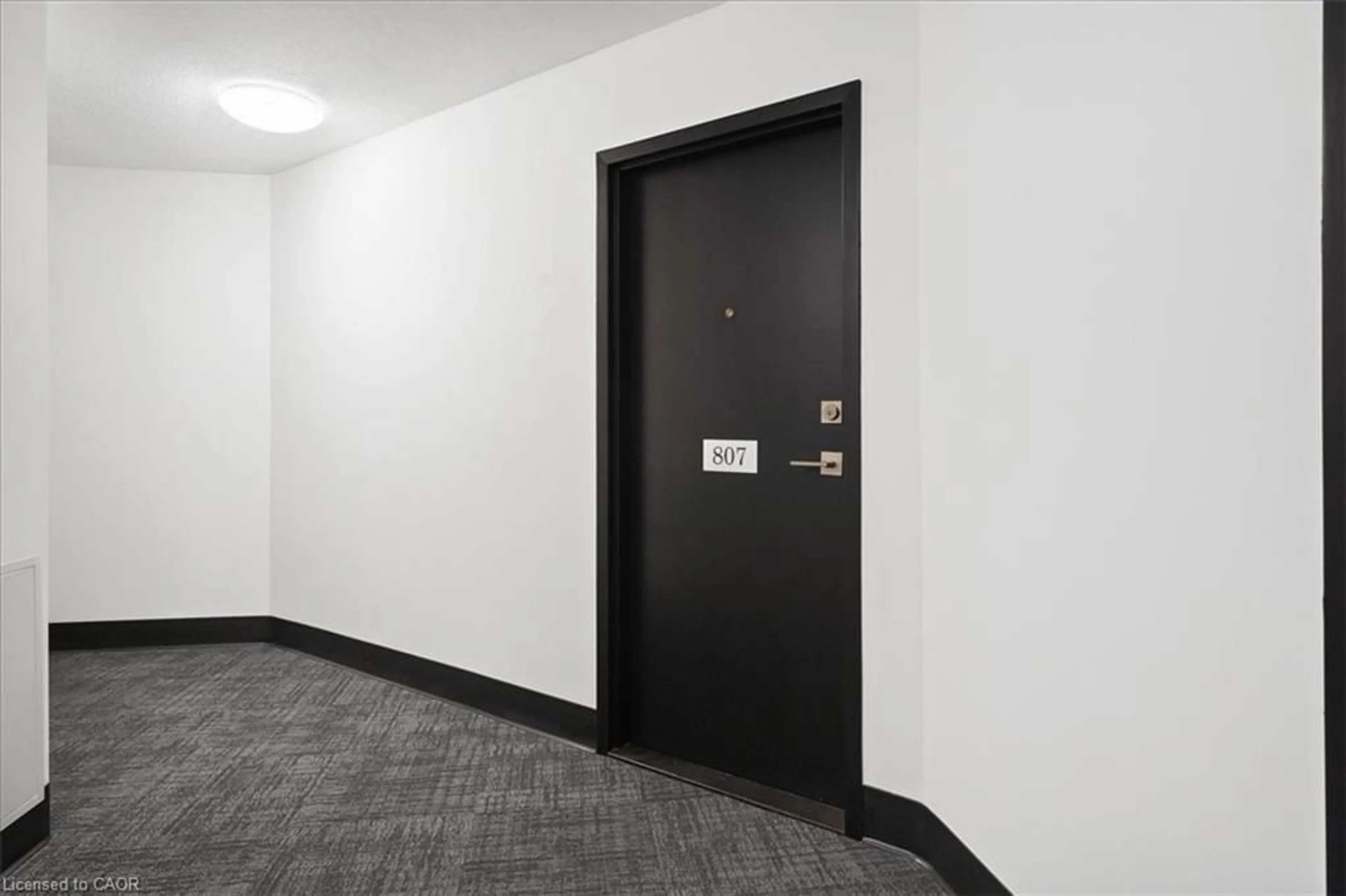 Indoor foyer for Green, Stoney Creek Ontario L8G 5B8