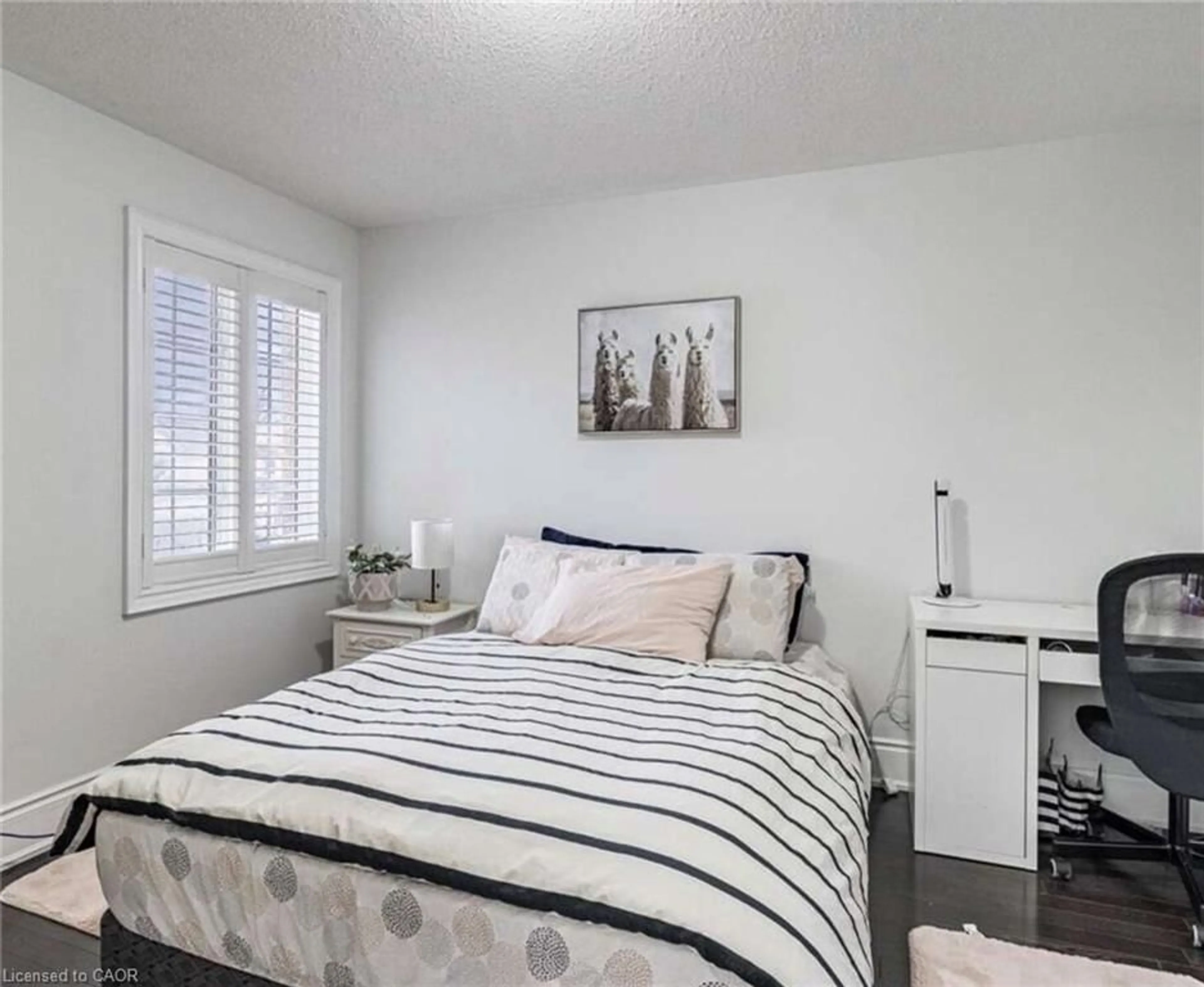 Bedroom with bed, wood/laminate floor for Ave, Mississauga Ontario L5M 7L7