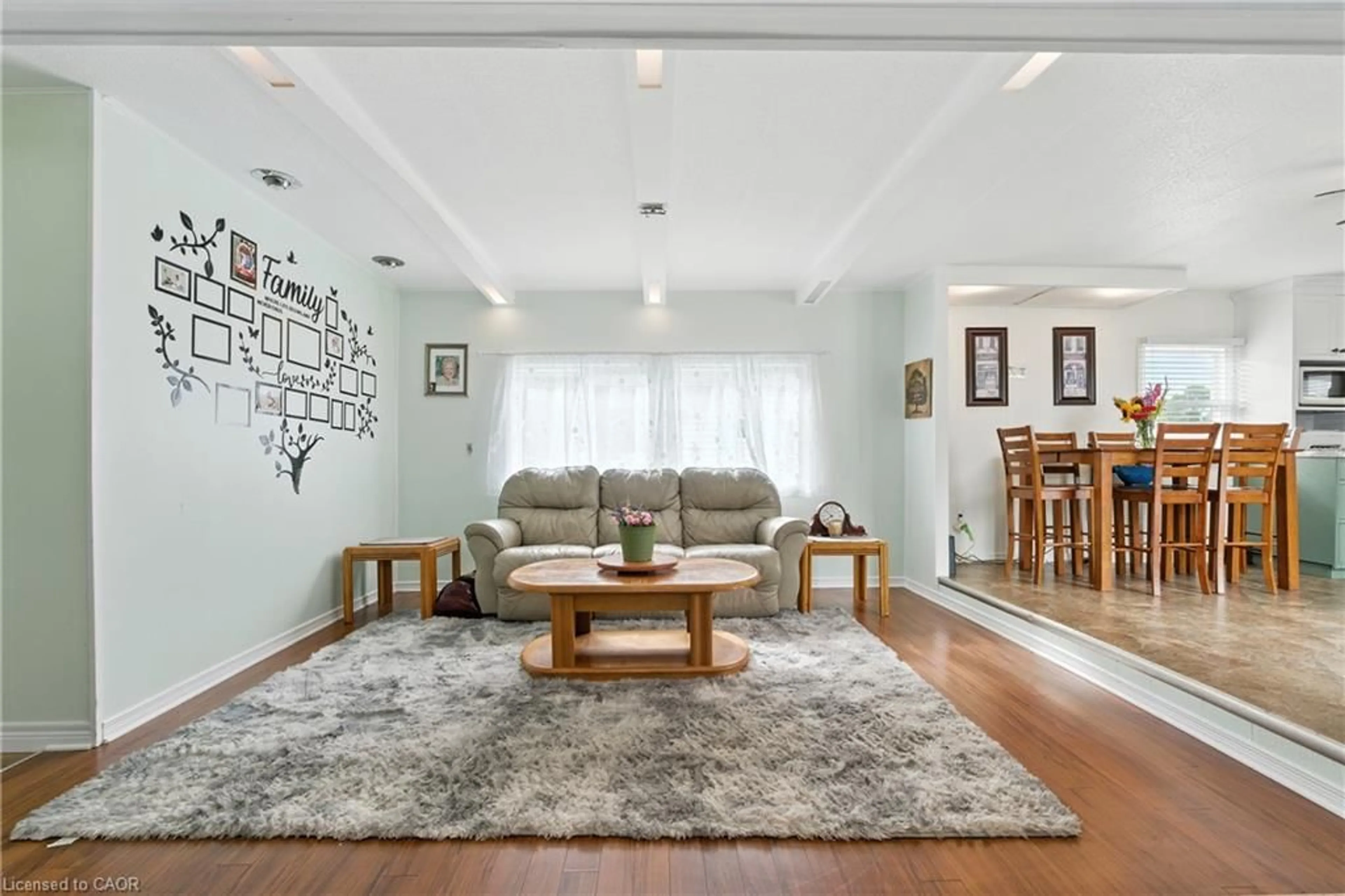 Living room with furniture, unknown for Lane, Beamsville Ontario L0R 1B1