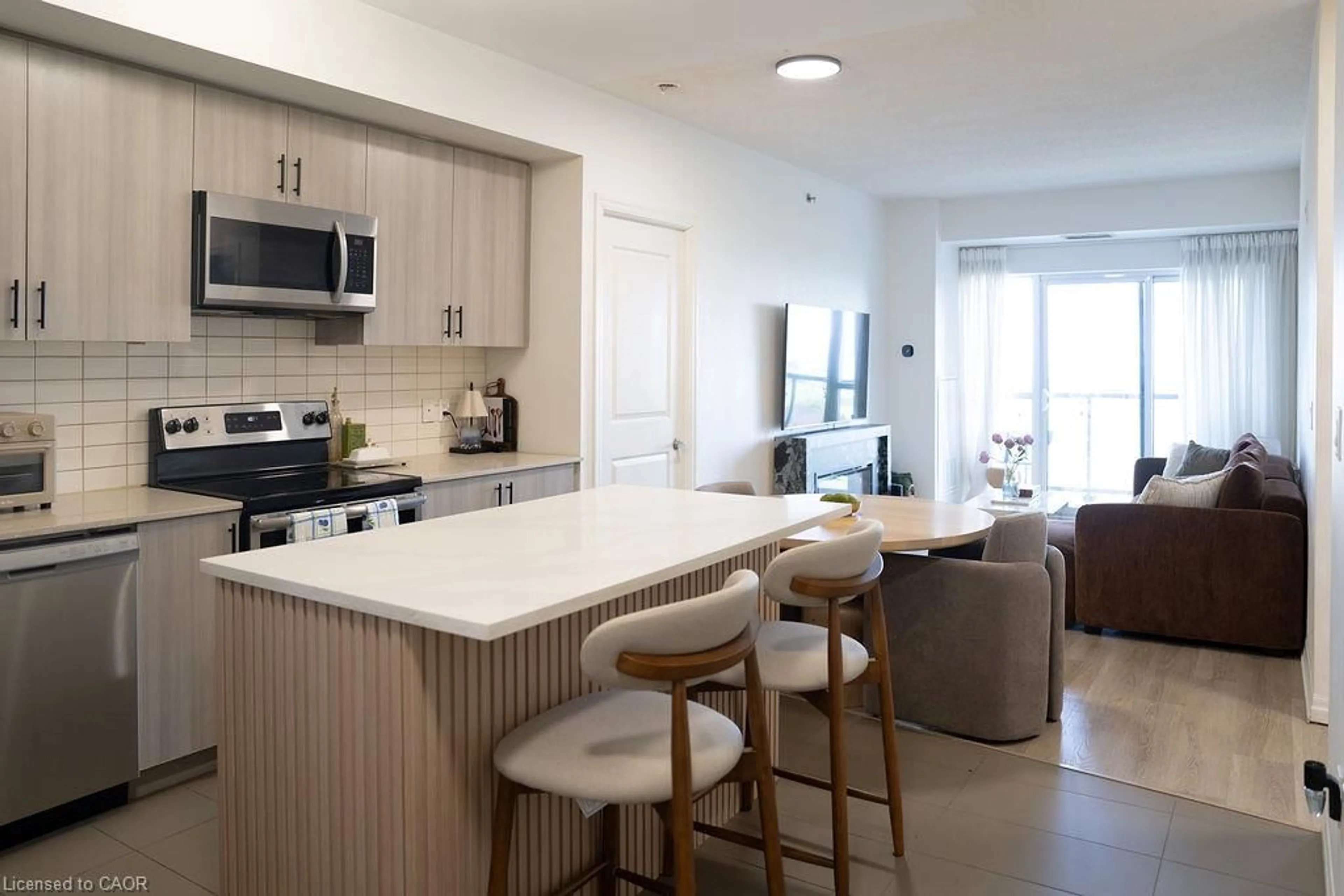 Open concept kitchen, unknown for Rd, Grimsby Ontario L3M 0G3