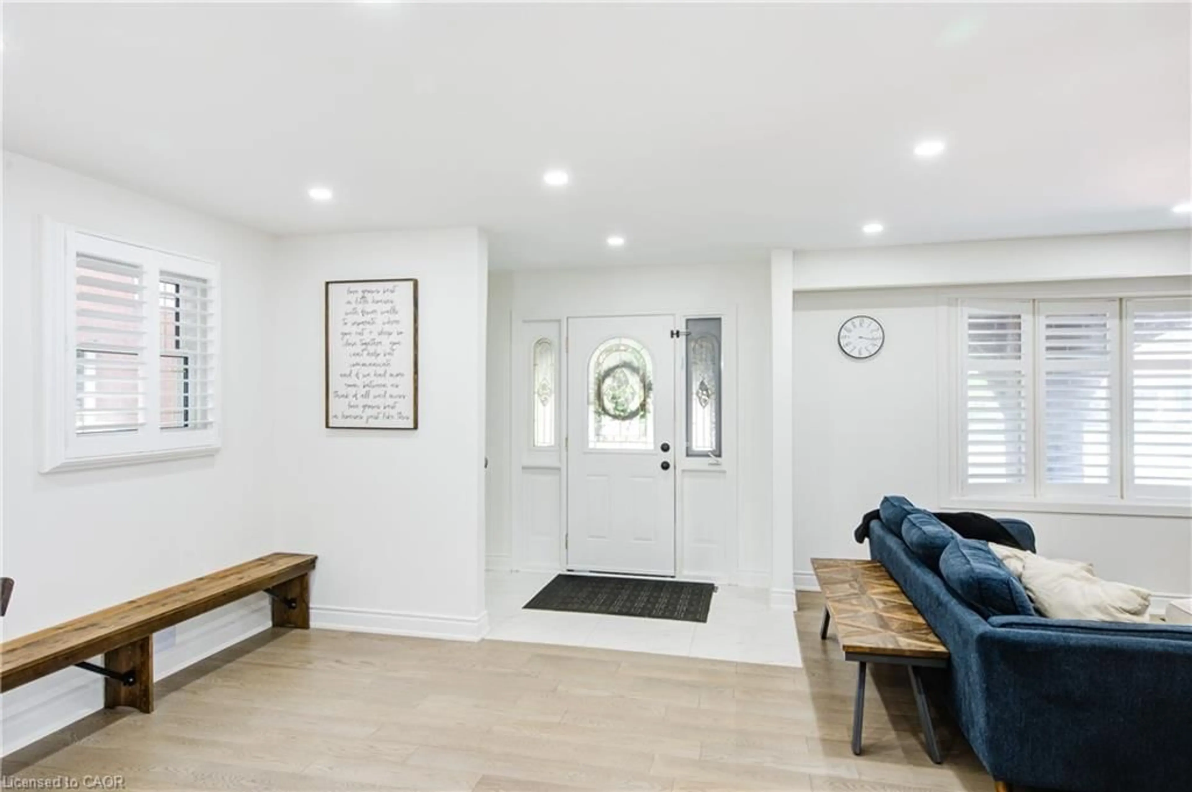 Indoor entryway for Rd, Kitchener Ontario N2P 1E4