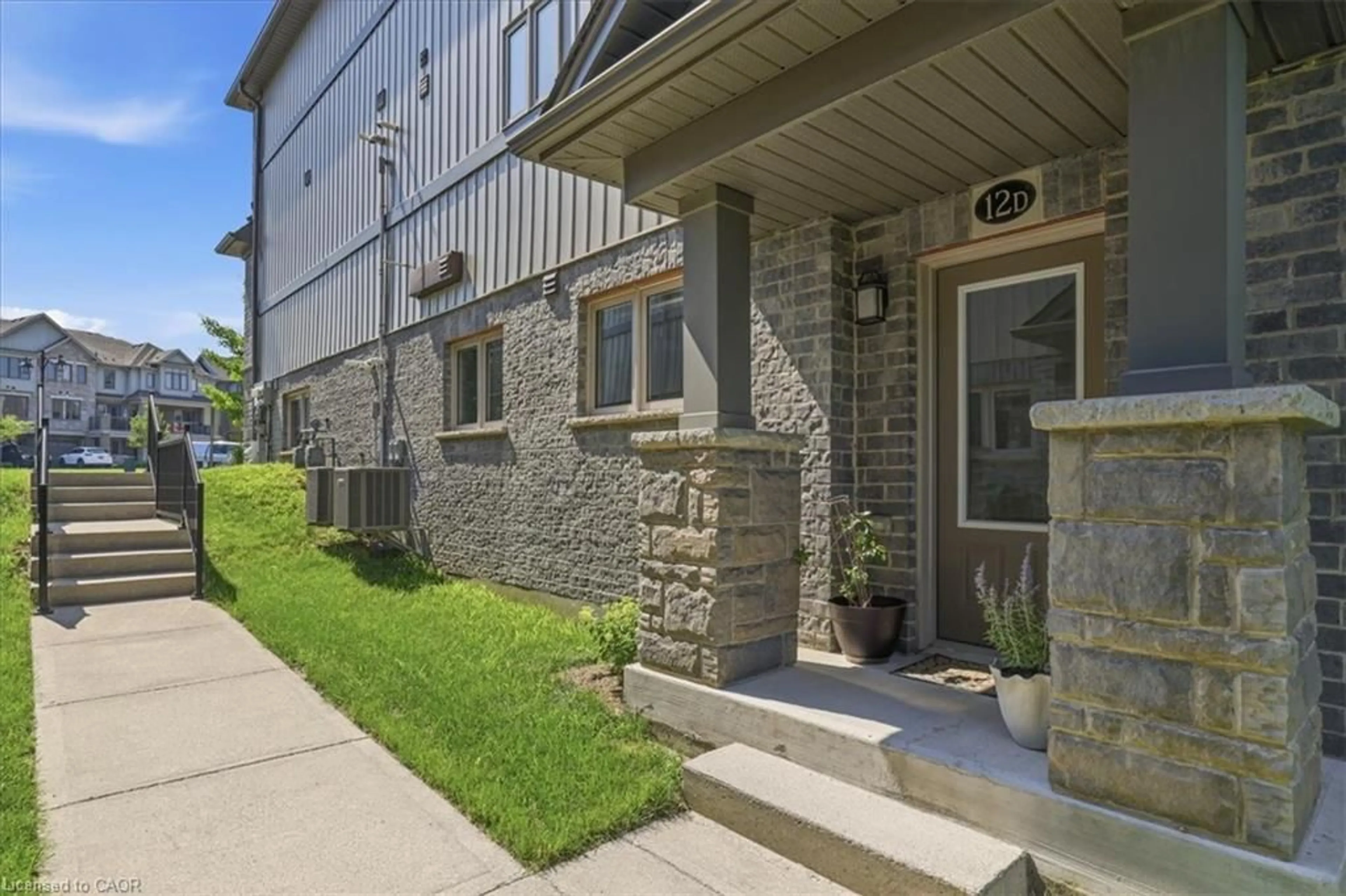 Patio, street for Dr, Kitchener Ontario N2P 0H2