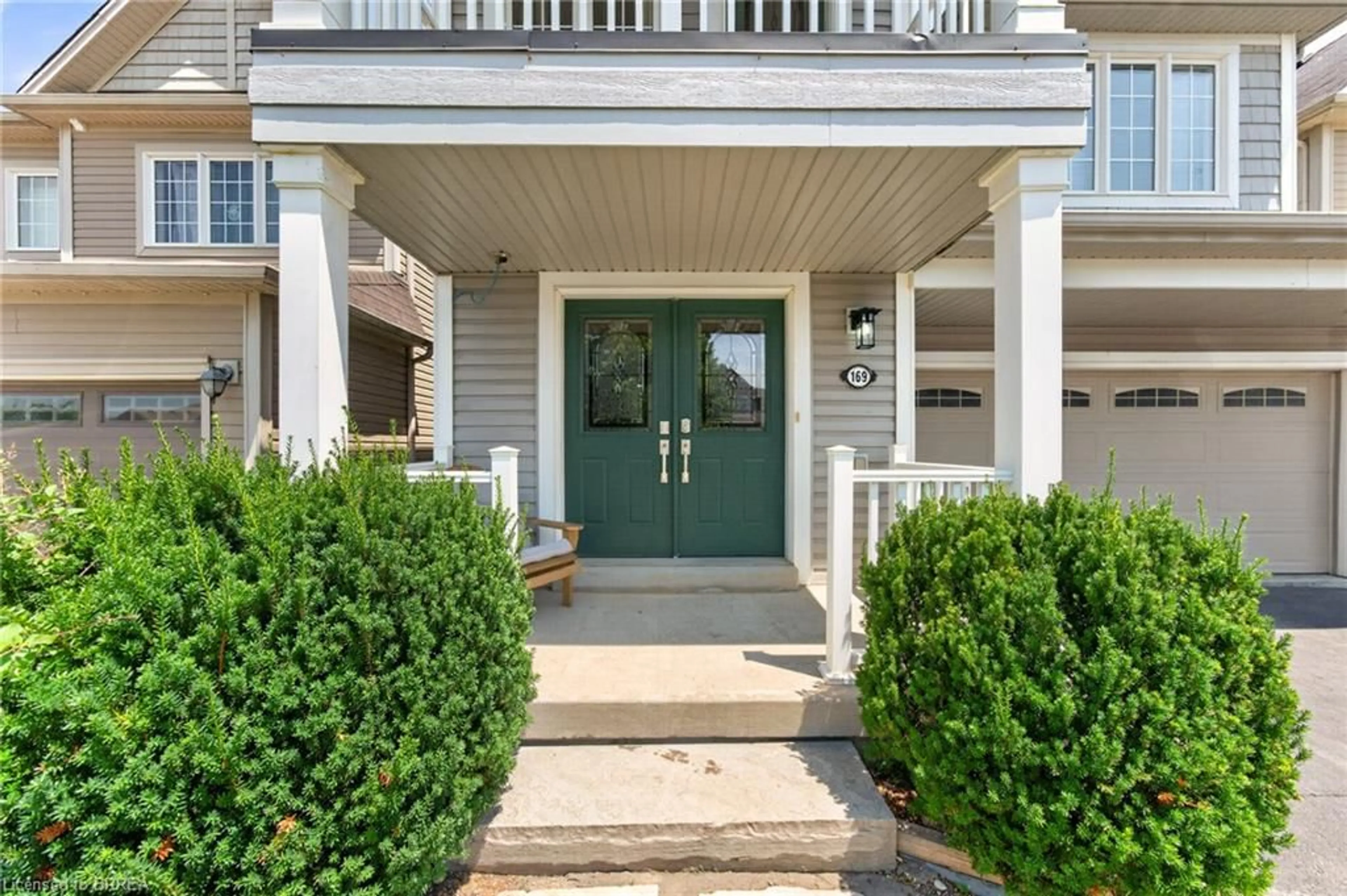 Indoor entryway for 169 Powell Rd, Brantford Ontario N3T 0E6