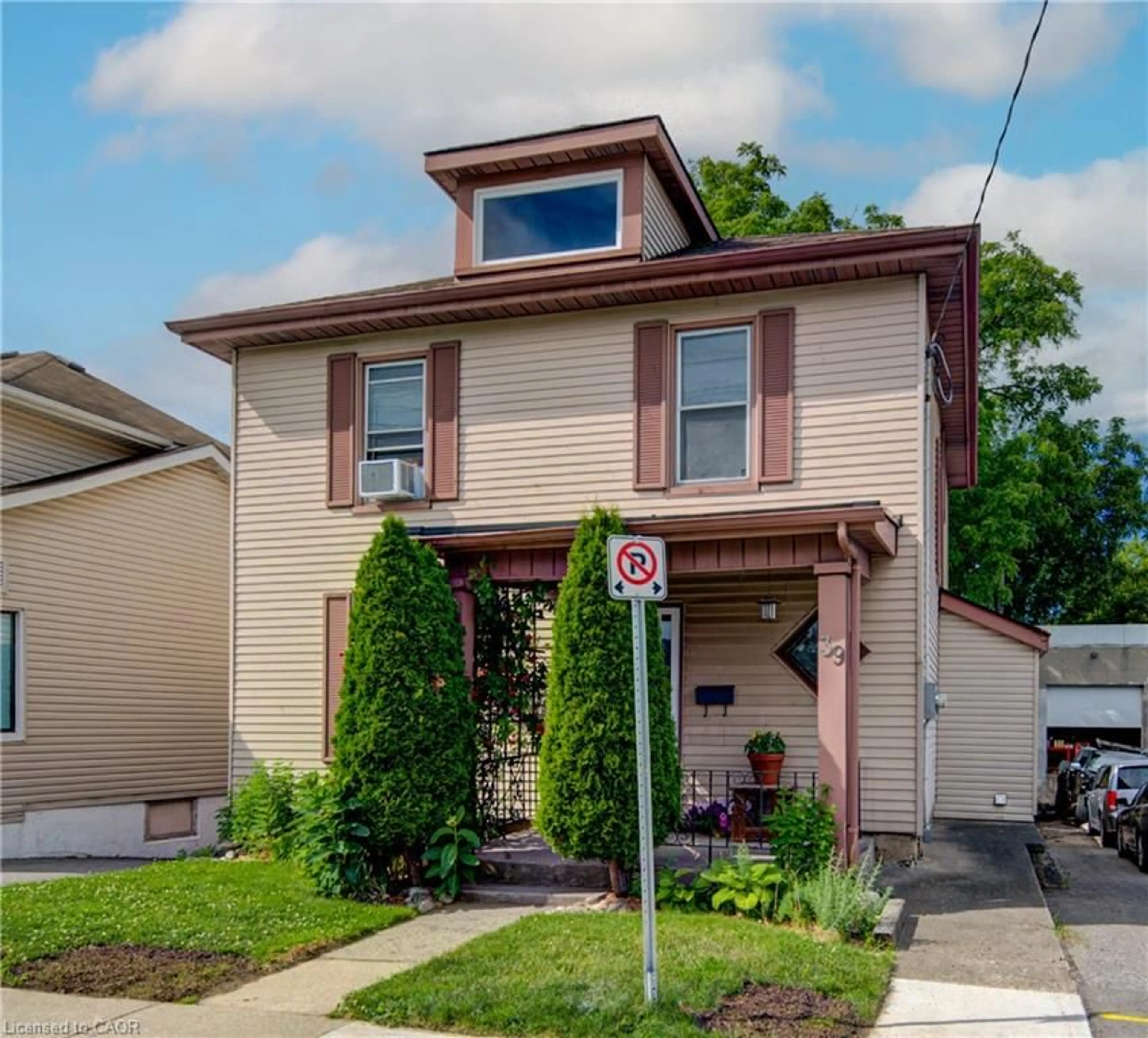 Home with vinyl exterior material, street for St, Cambridge Ontario N1R 4A4