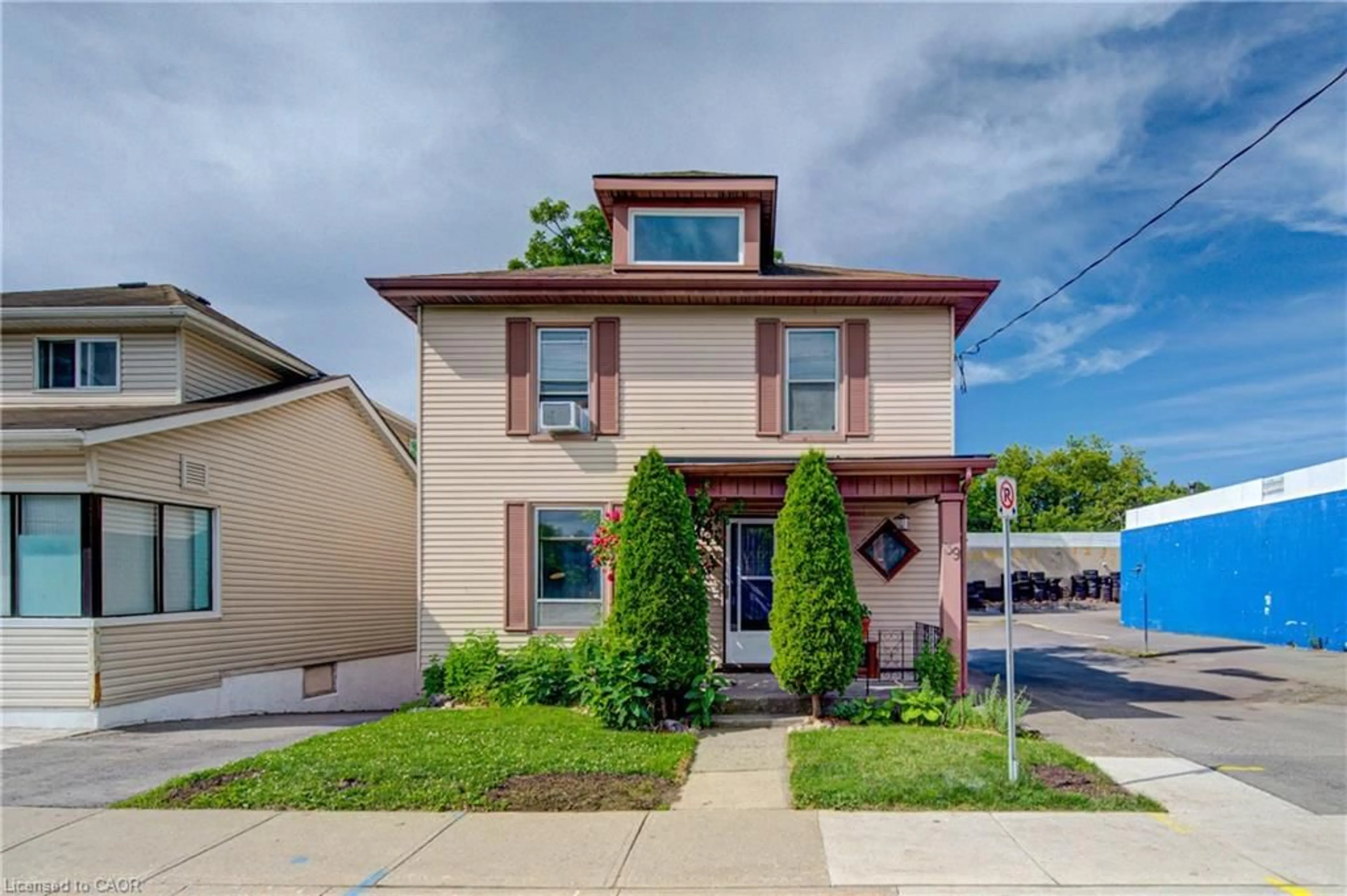 Home with brick exterior material, street for 39 Kerr St, Cambridge Ontario N1R 4A4