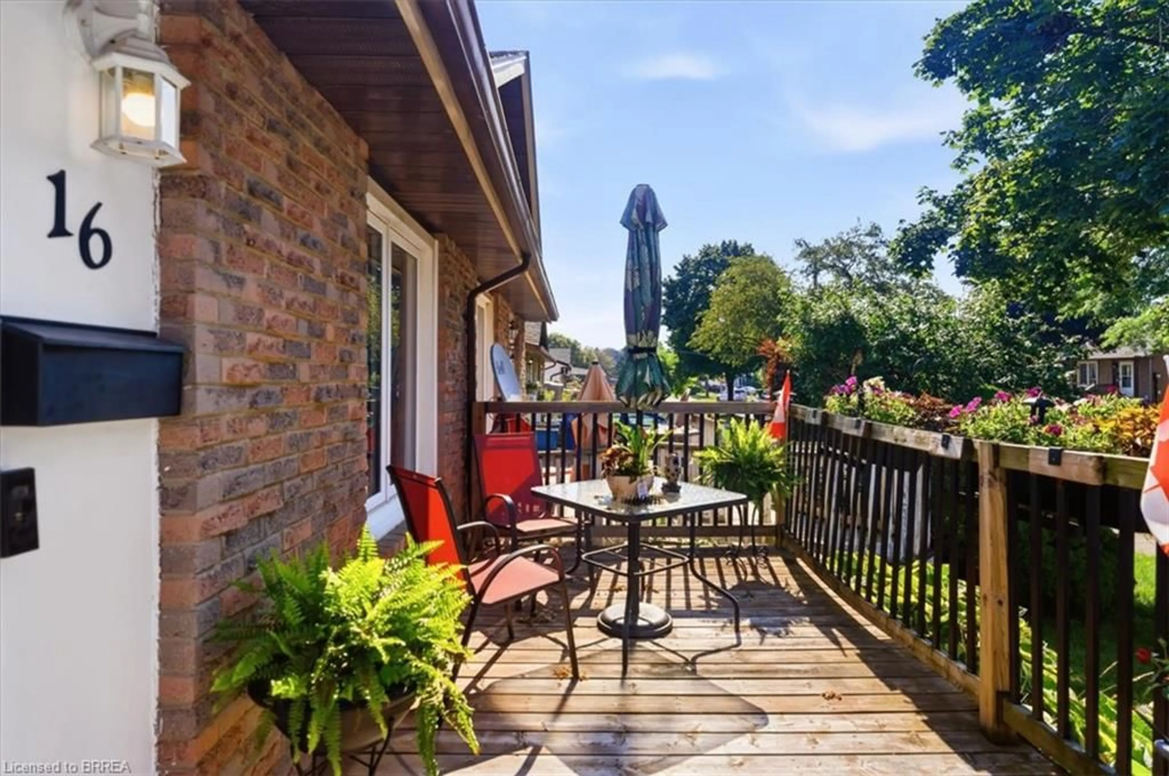 Patio, street for Dr, Brantford Ontario N3P 1J7