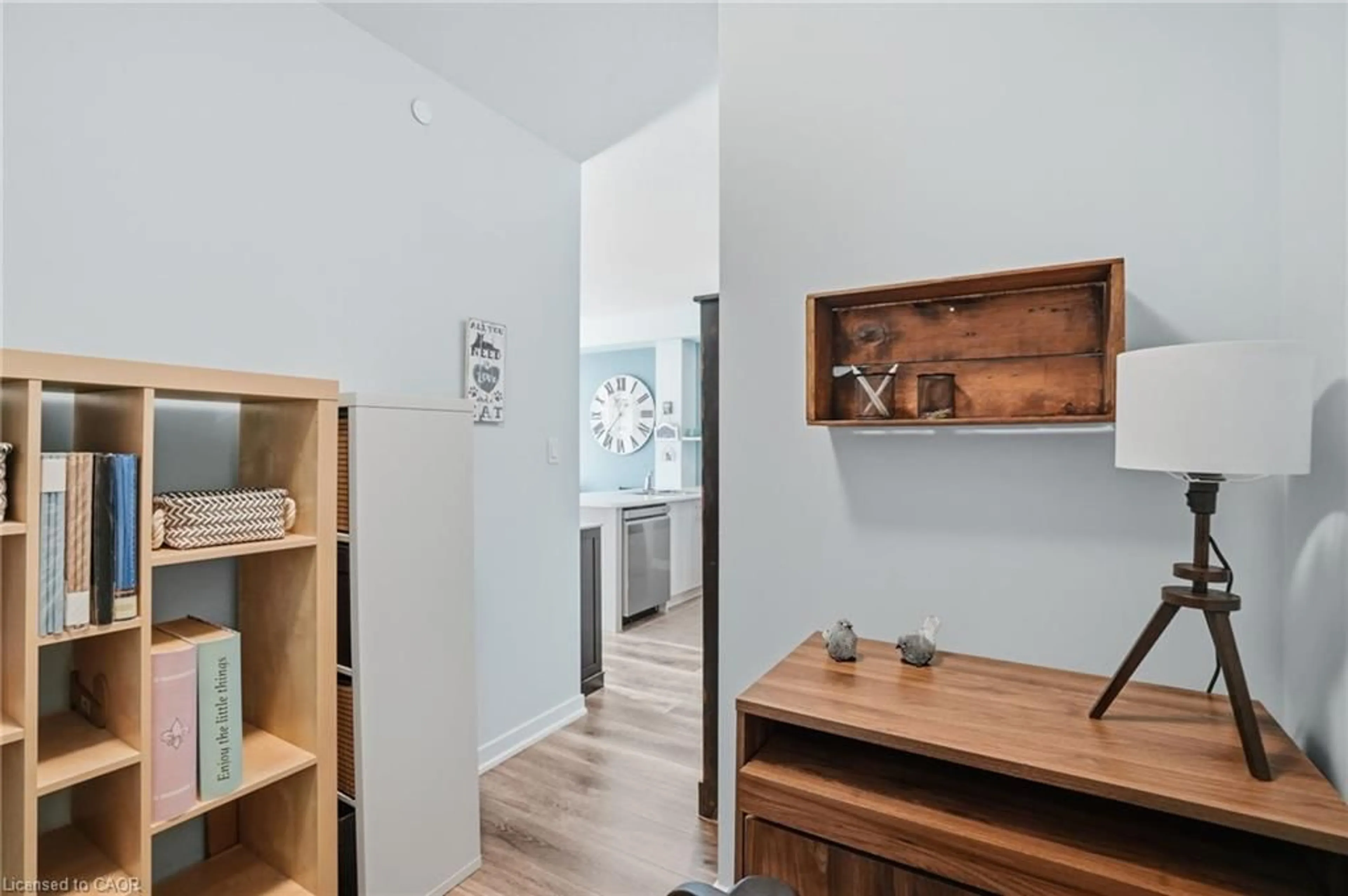 Indoor entryway for 125 Shoreview Pl #102, Stoney Creek Ontario L8E 0K3