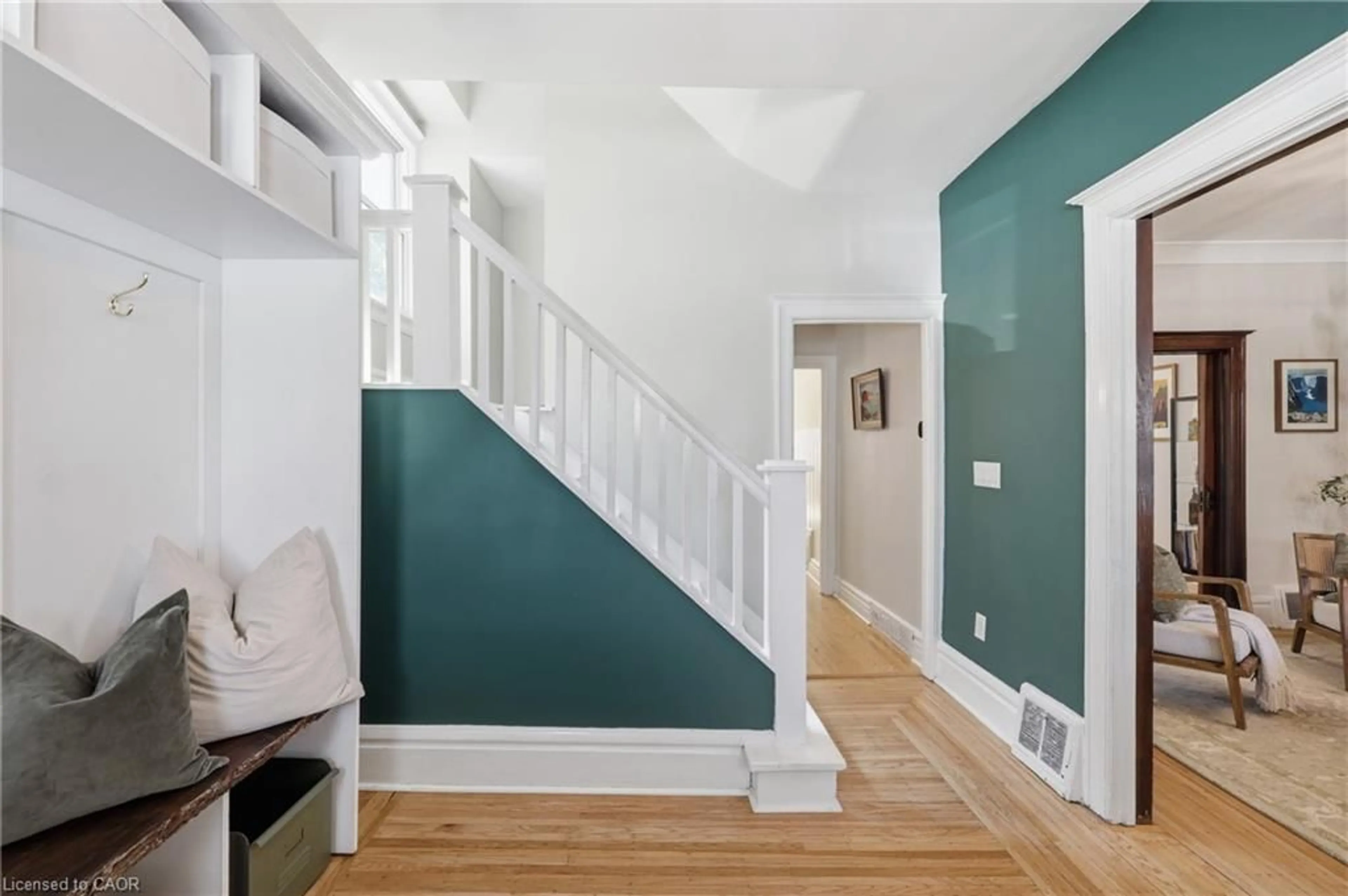 Indoor entryway for Ave, Hamilton Ontario L8M 3C9