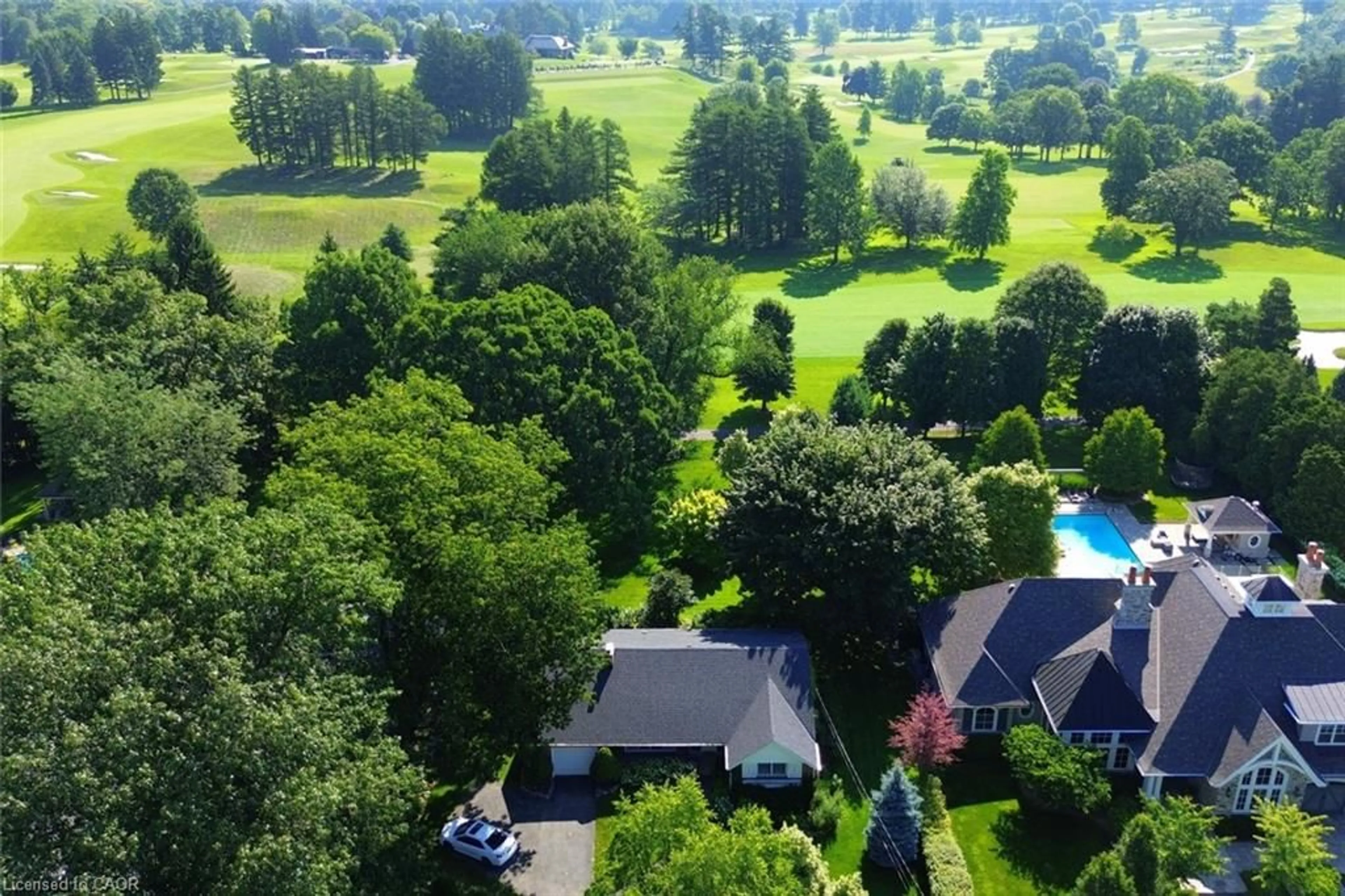 A pic from outside/outdoor area/front of a property/back of a property/a pic from drone, water/lake/river/ocean view for Rd, Ancaster Ontario L9G 2L1