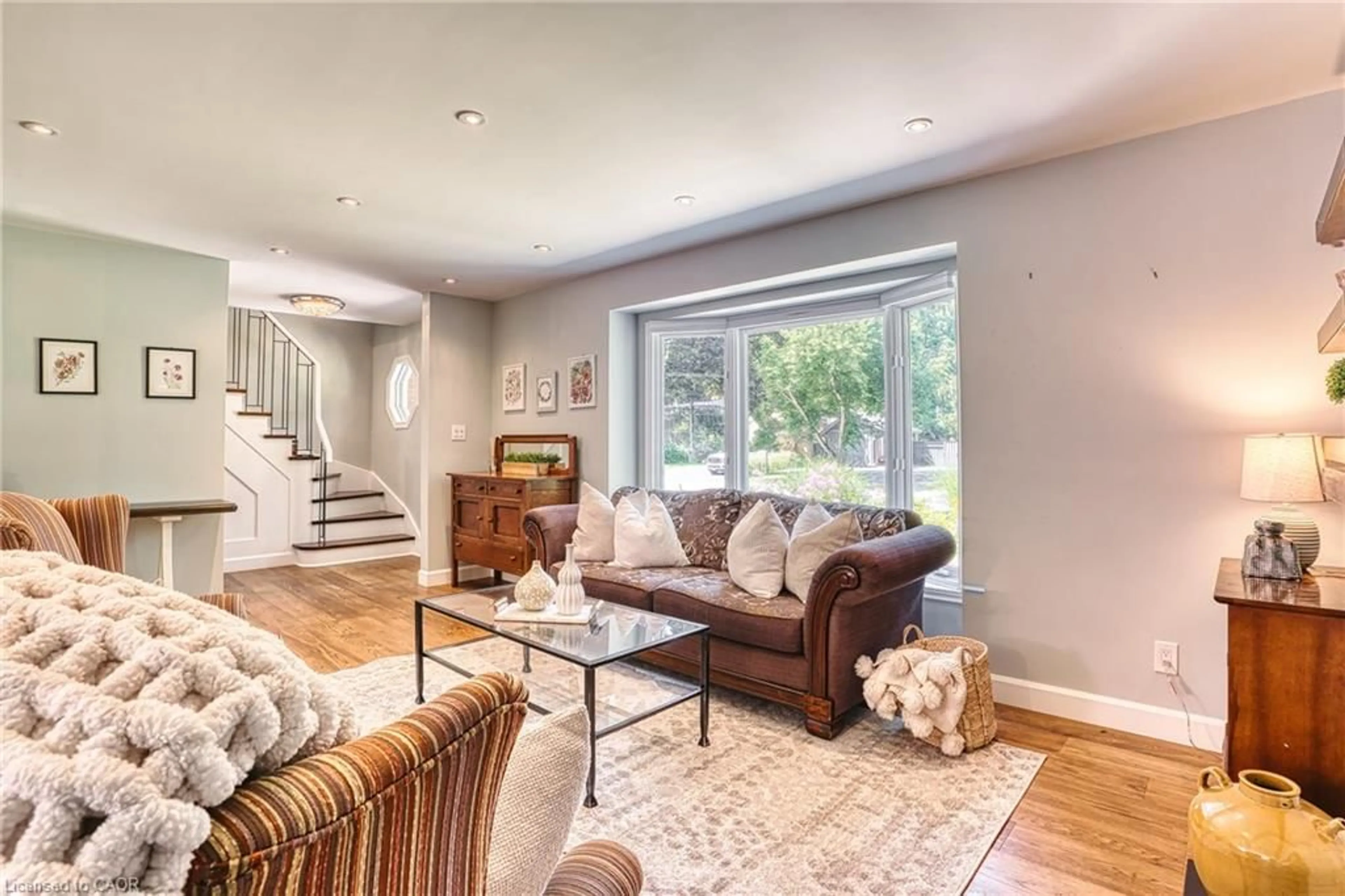 Living room with furniture, unknown for 127 Blenheim Rd, Cambridge Ontario N1S 1G4
