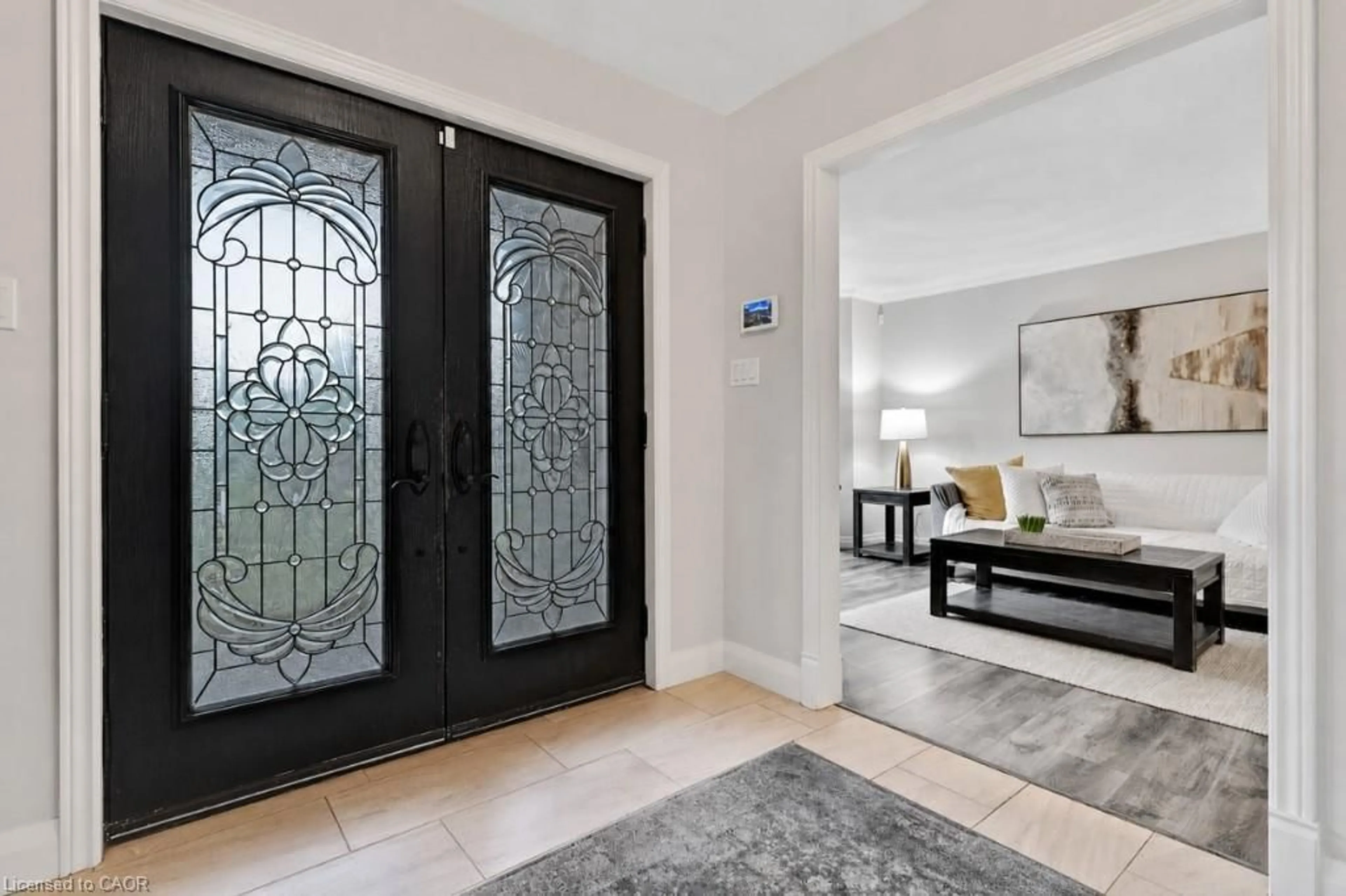 Indoor entryway for 19 Kenley Lane, Cambridge Ontario N1S 4Z1