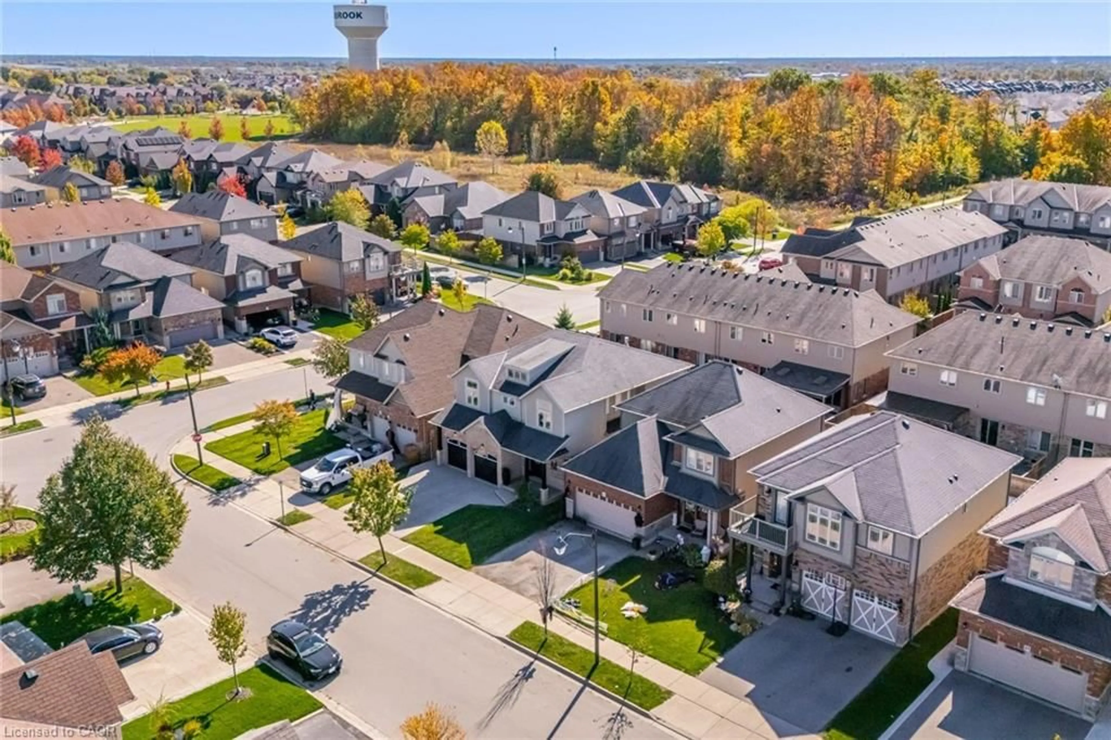 A pic from outside/outdoor area/front of a property/back of a property/a pic from drone, street for Dr, Binbrook Ontario L0R 1C0