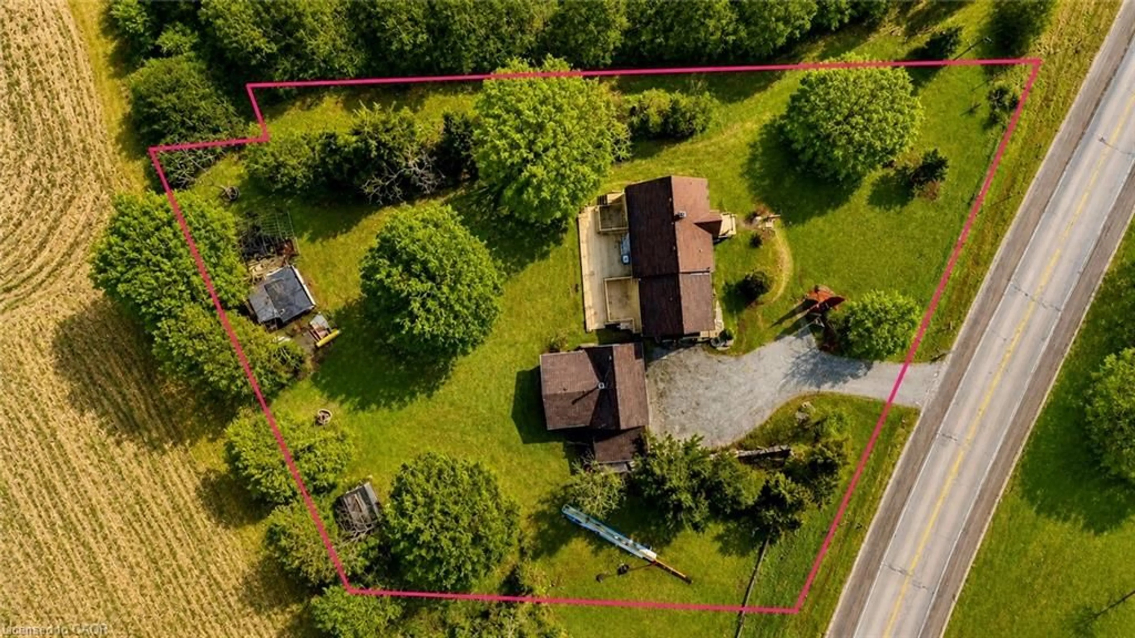 A pic from outside/outdoor area/front of a property/back of a property/a pic from drone, street for Dunnville Ontario N1A 2W3