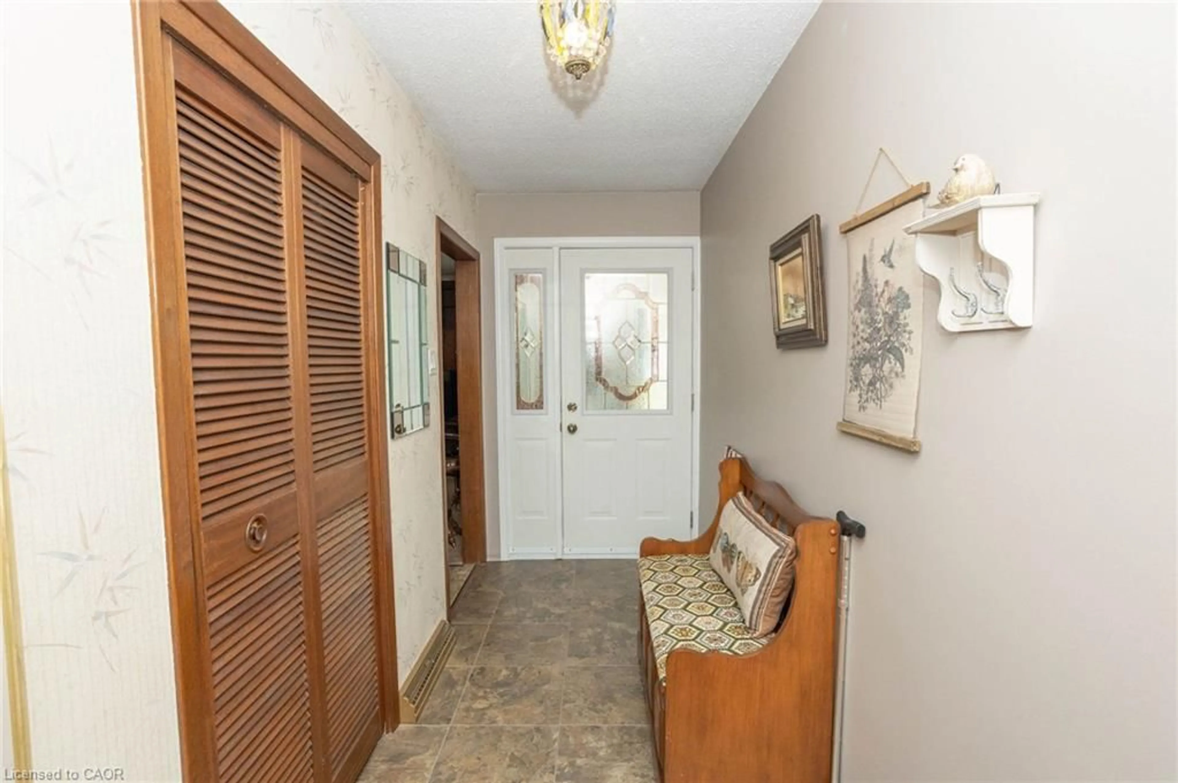Indoor entryway for 452 Polojko Dr, Espanola Ontario P5E 1G6