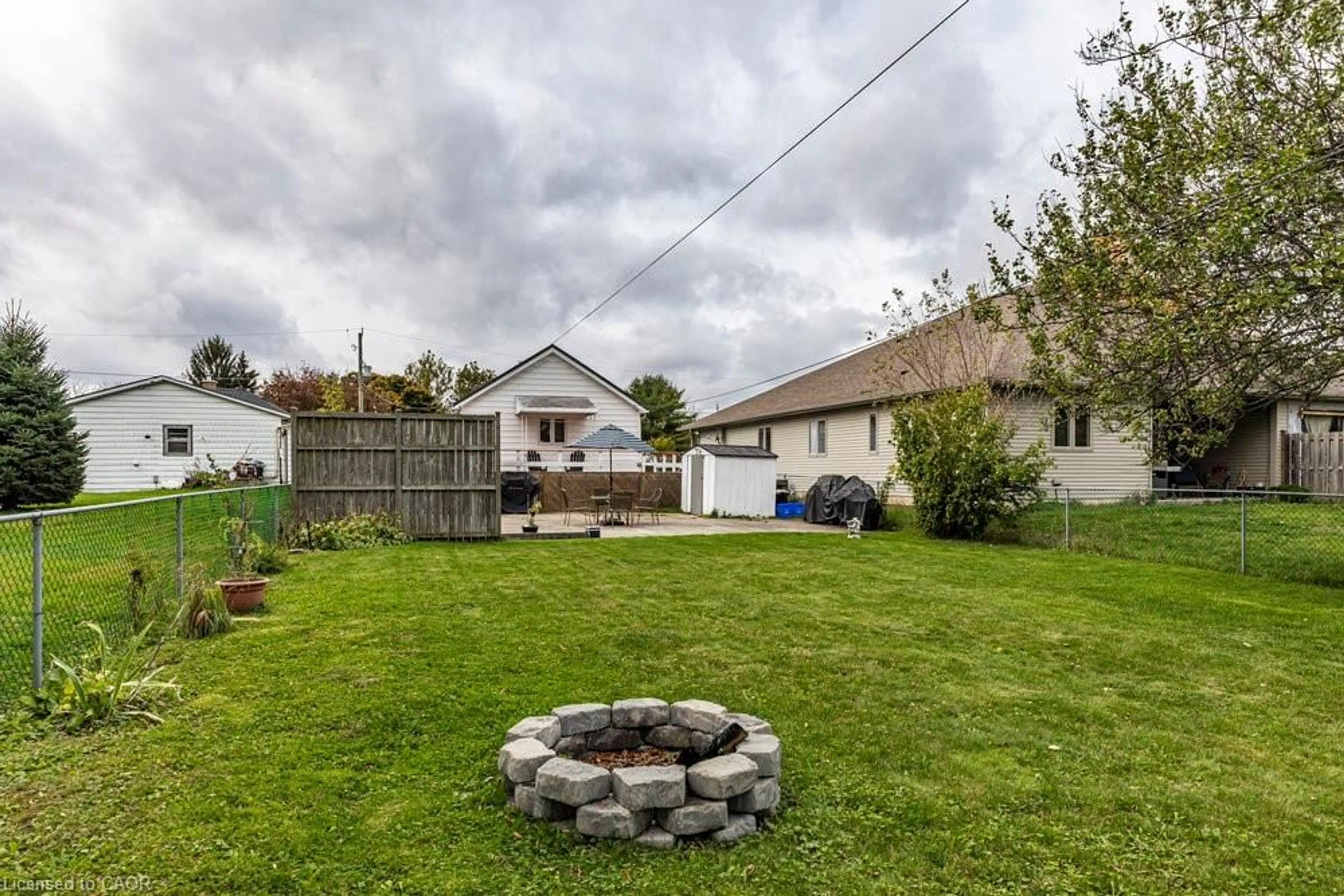 A pic from outside/outdoor area/front of a property/back of a property/a pic from drone, street for 259 Metcalfe St, Simcoe Ontario N3Y 3Y1