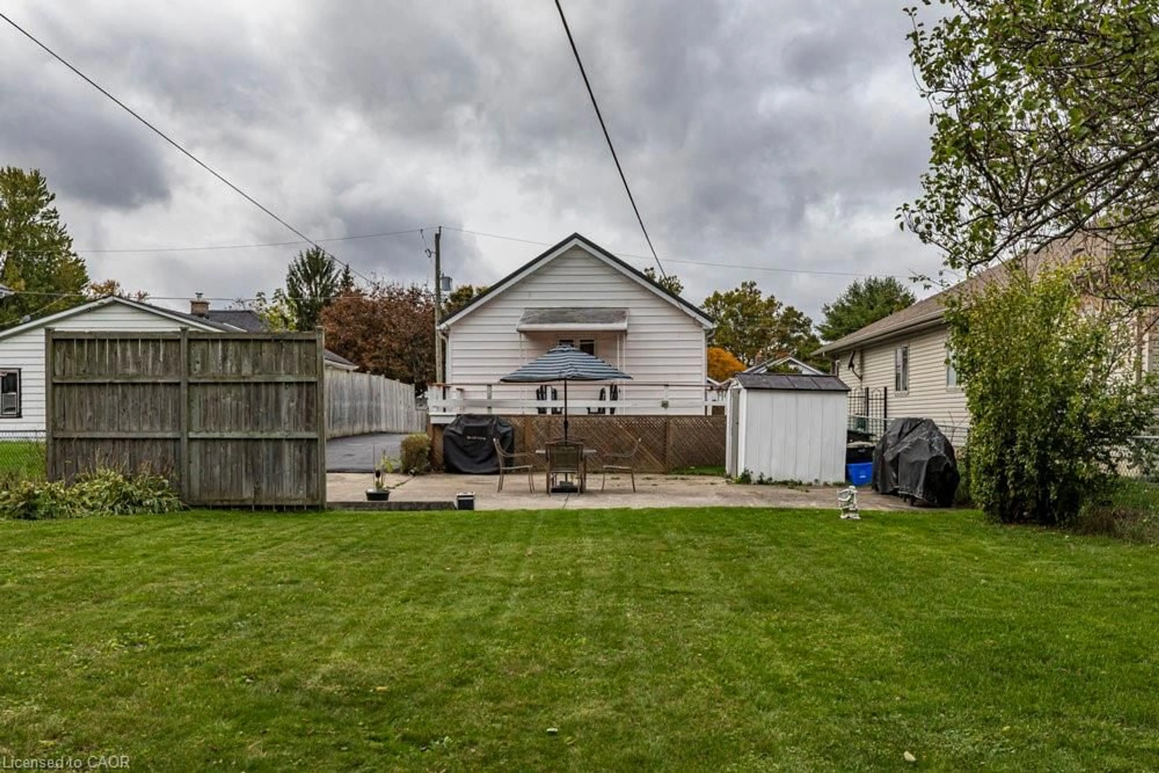 A pic from outside/outdoor area/front of a property/back of a property/a pic from drone, street for 259 Metcalfe St, Simcoe Ontario N3Y 3Y1