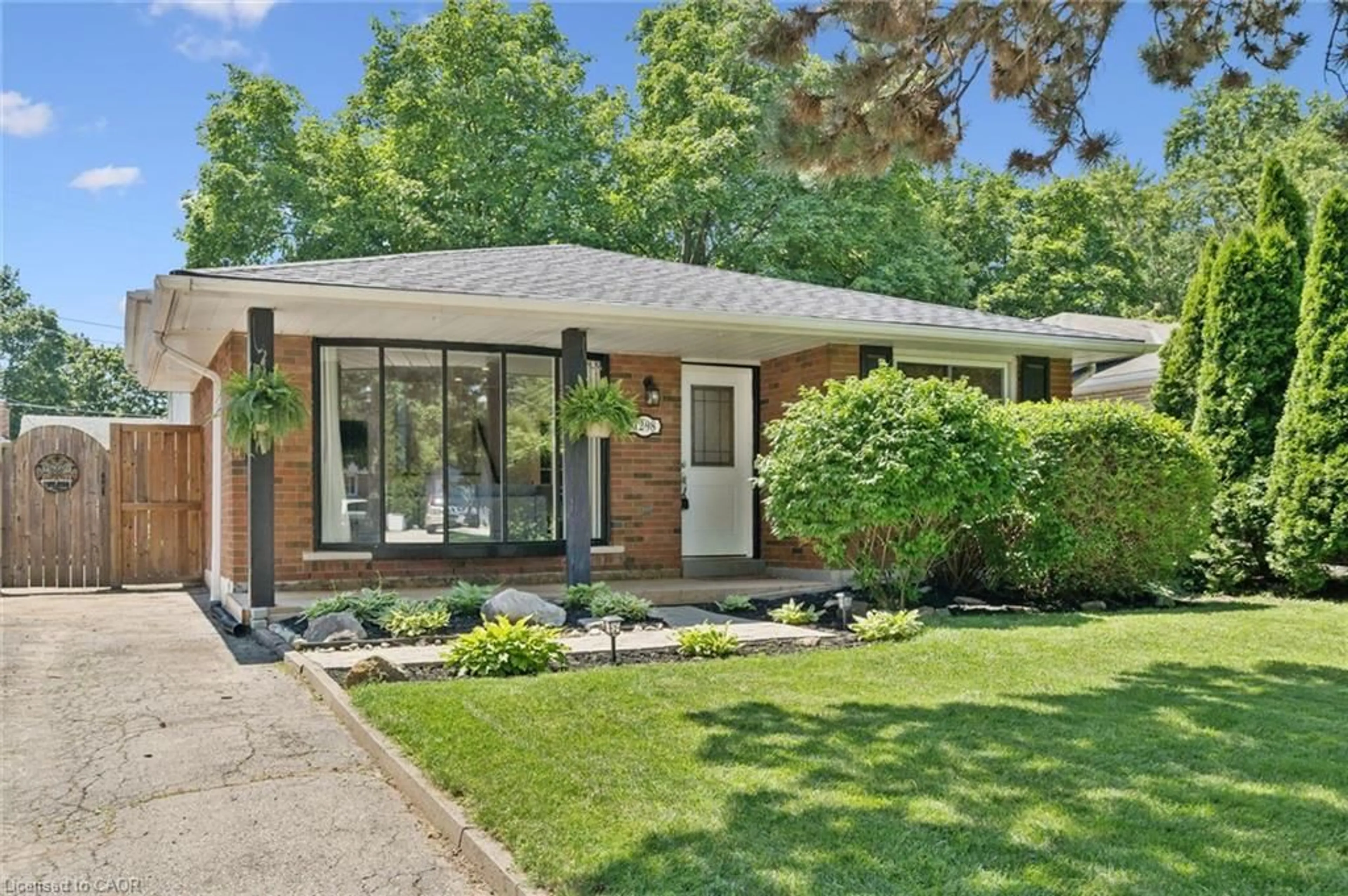 Home with brick exterior material, street for Cres, Burlington Ontario L7P 2P4