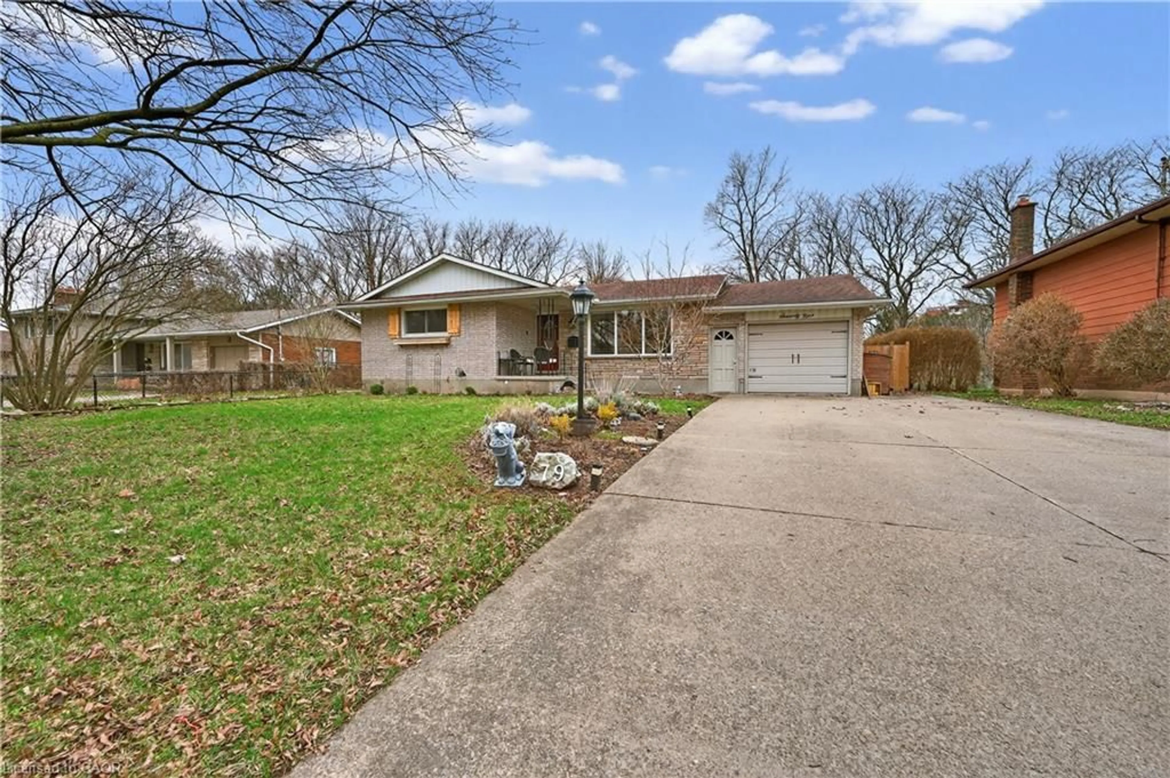 A pic from outside/outdoor area/front of a property/back of a property/a pic from drone, street for 79 Prince Charles Dr, St. Catharines Ontario L2N 3Y8