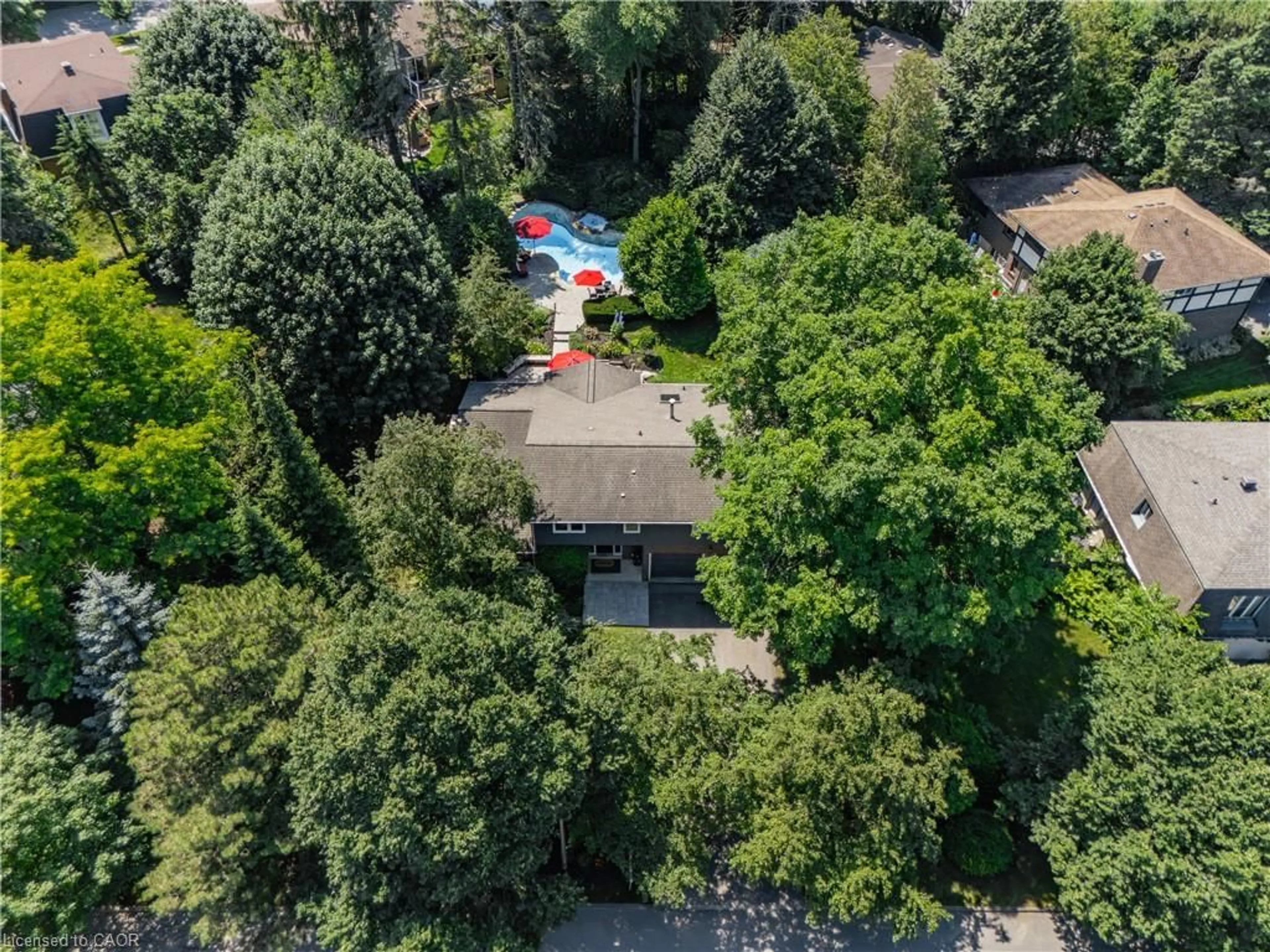 A pic from outside/outdoor area/front of a property/back of a property/a pic from drone, unknown for Dr, Waterloo Ontario N2L 5A5