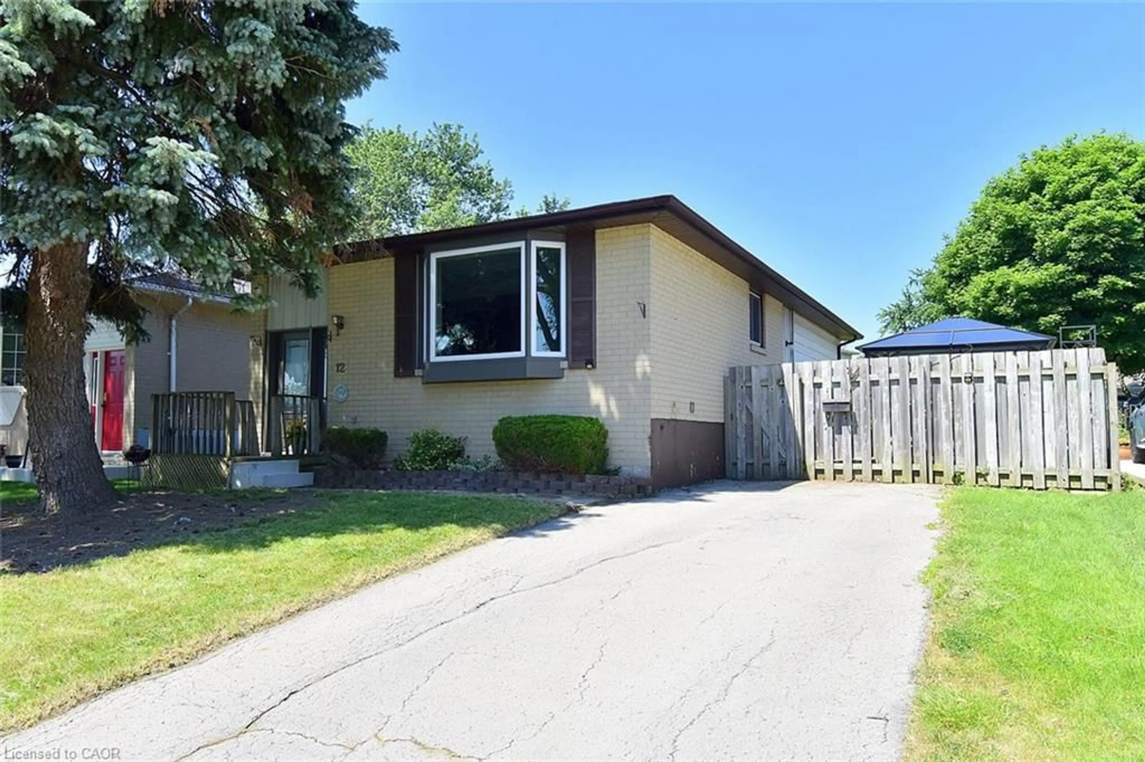 Home with vinyl exterior material, street for St, Hamilton Ontario L8W 1J8