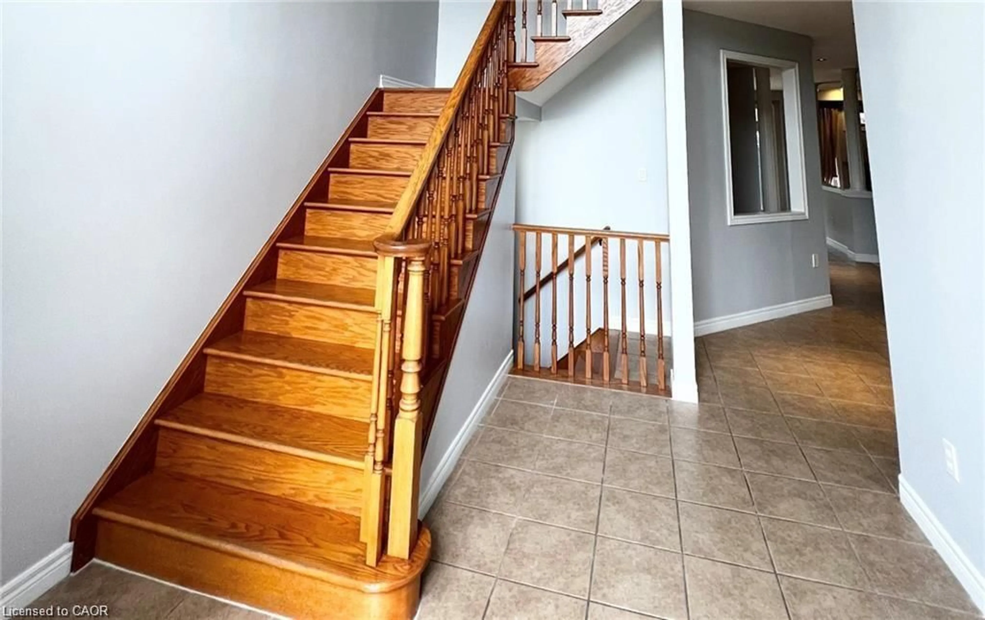 Unknown for 11 Armour Cres, Ancaster Ontario L9K 1S1