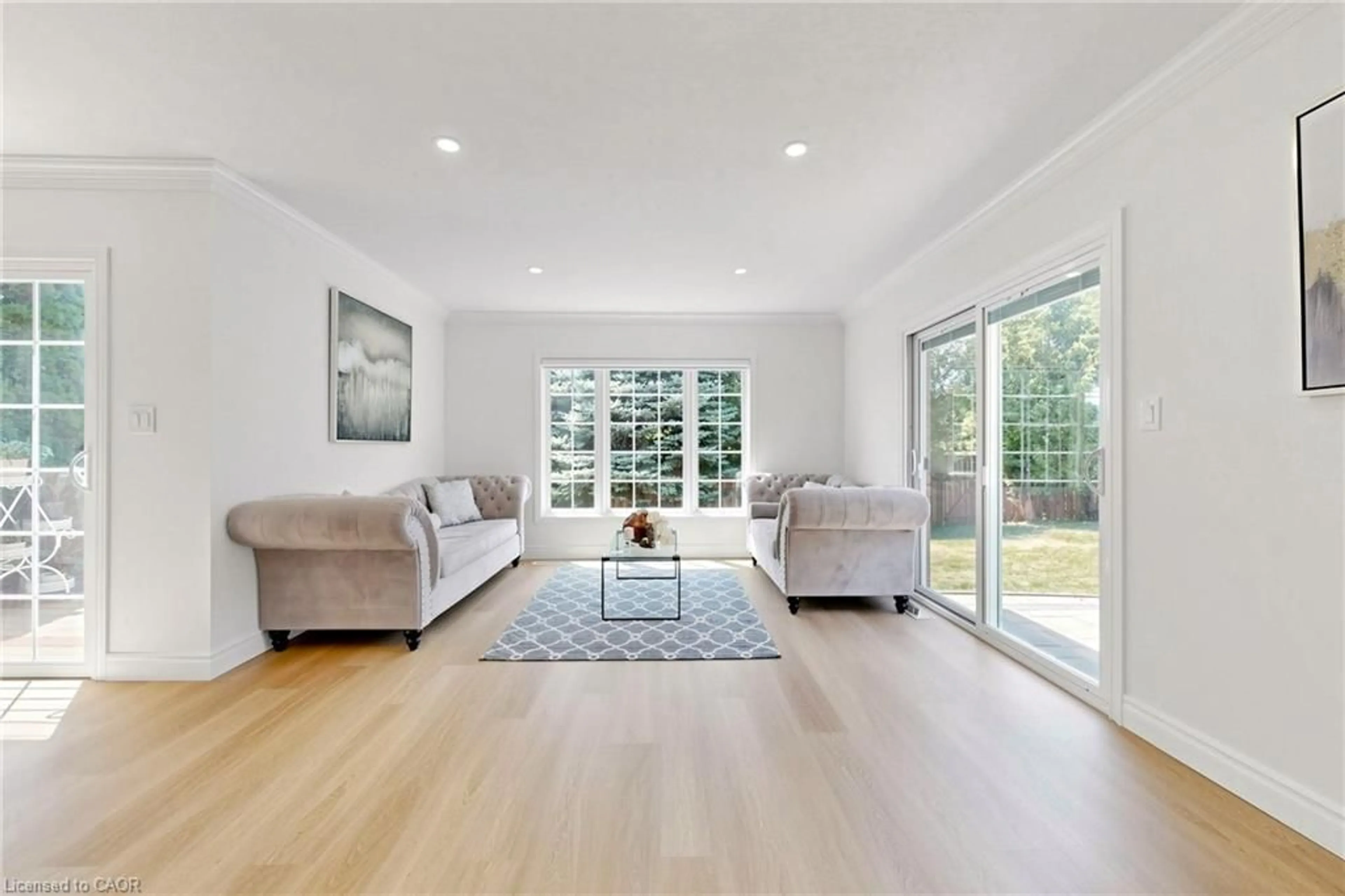 Living room with furniture, unknown for Ave, Waterloo Ontario N2T 2Z3