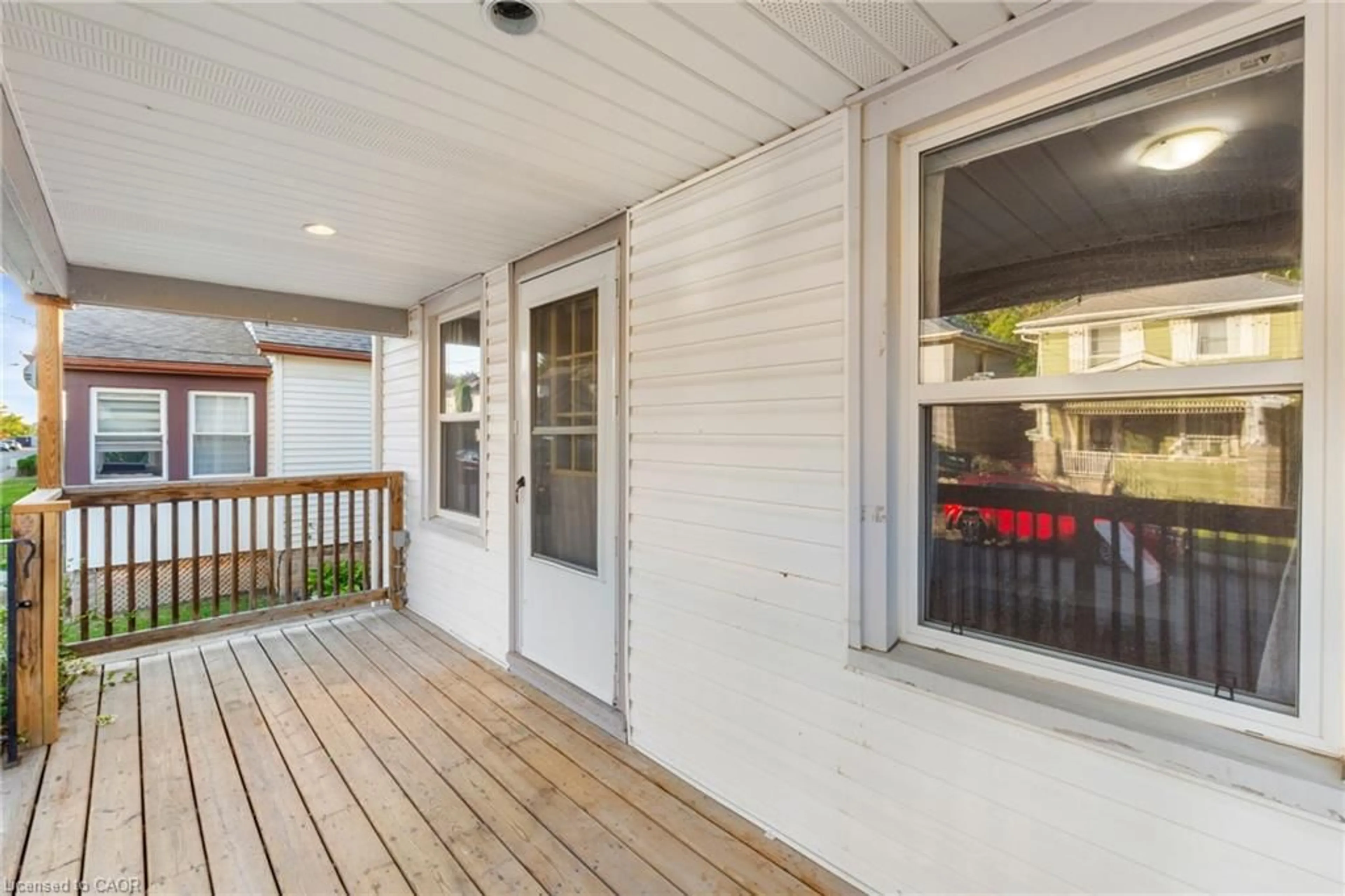 Patio, street for 93 Sherwood Ave, St. Catharines Ontario L2R 1X4