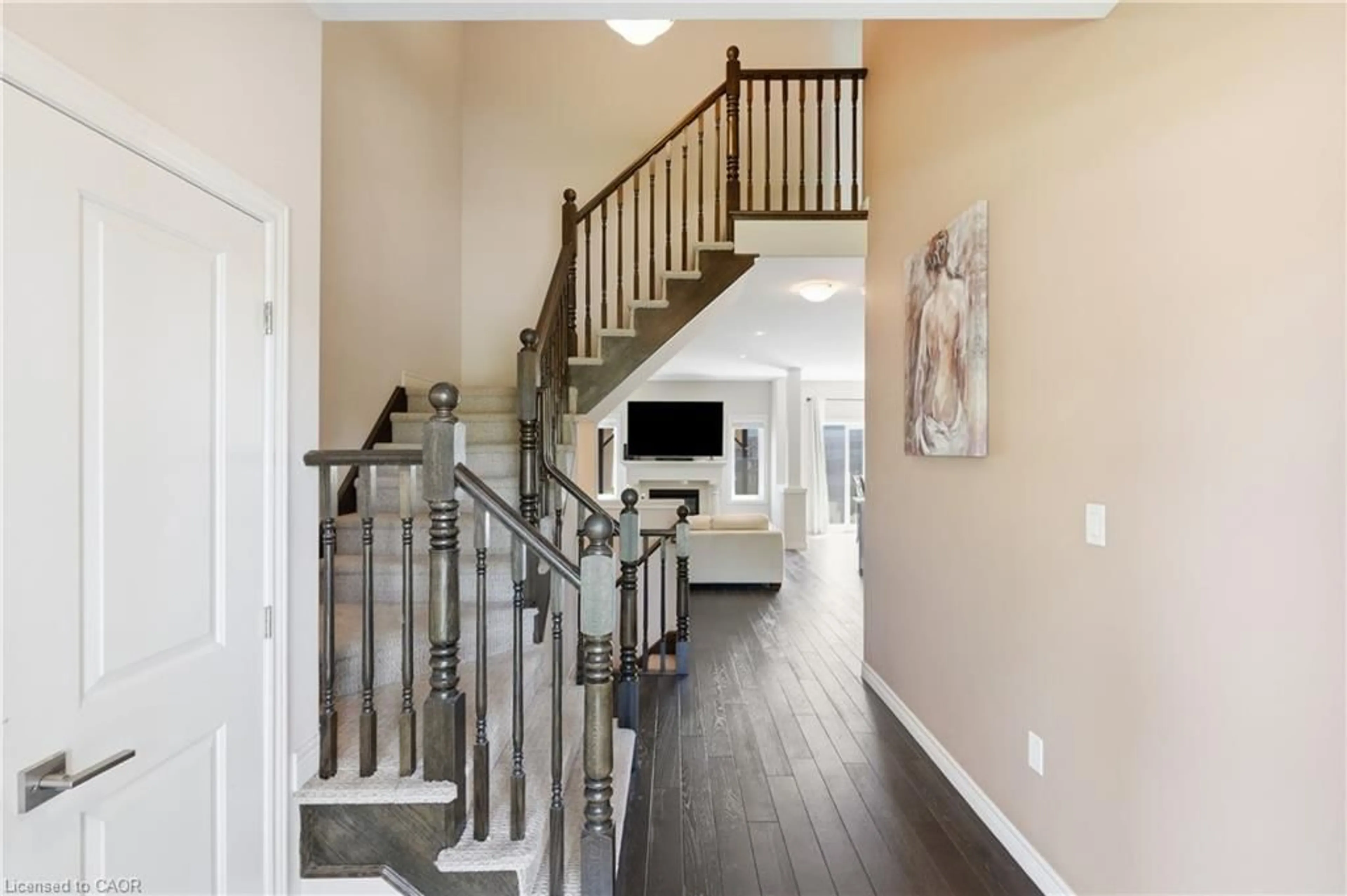 Indoor entryway for Terr, Lincoln Ontario L0R 1B3