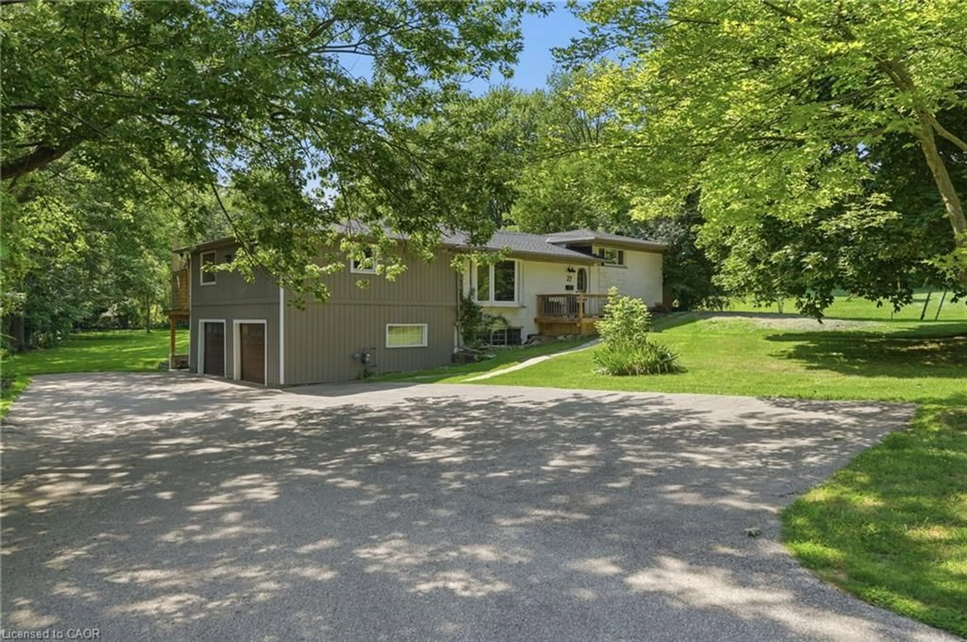 A pic from outside/outdoor area/front of a property/back of a property/a pic from drone, street for 22 Rosebough St, Dundas Ontario L9H 5C5