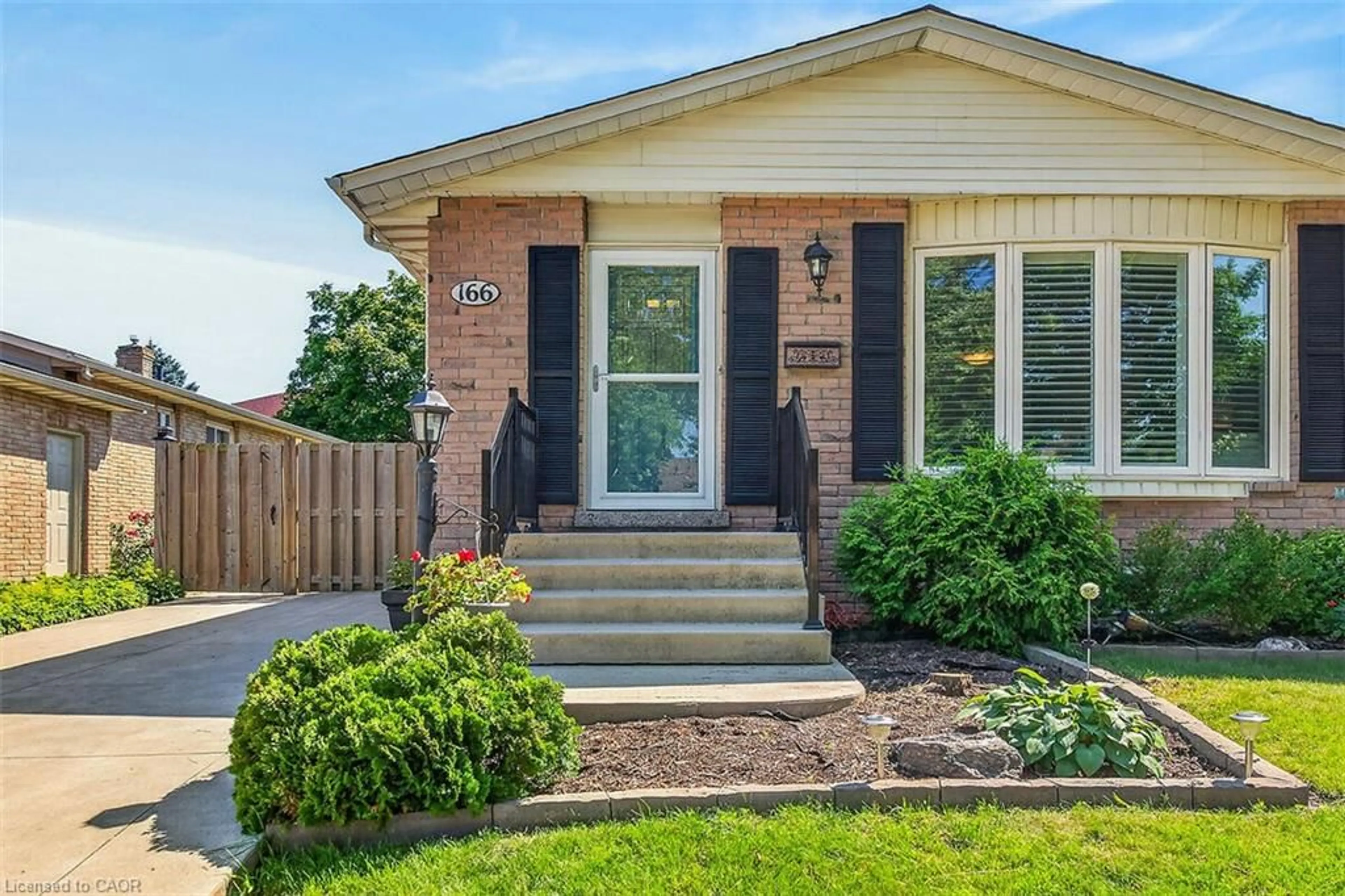 Home with brick exterior material, street for Dr, Stoney Creek Ontario L8J 1V7