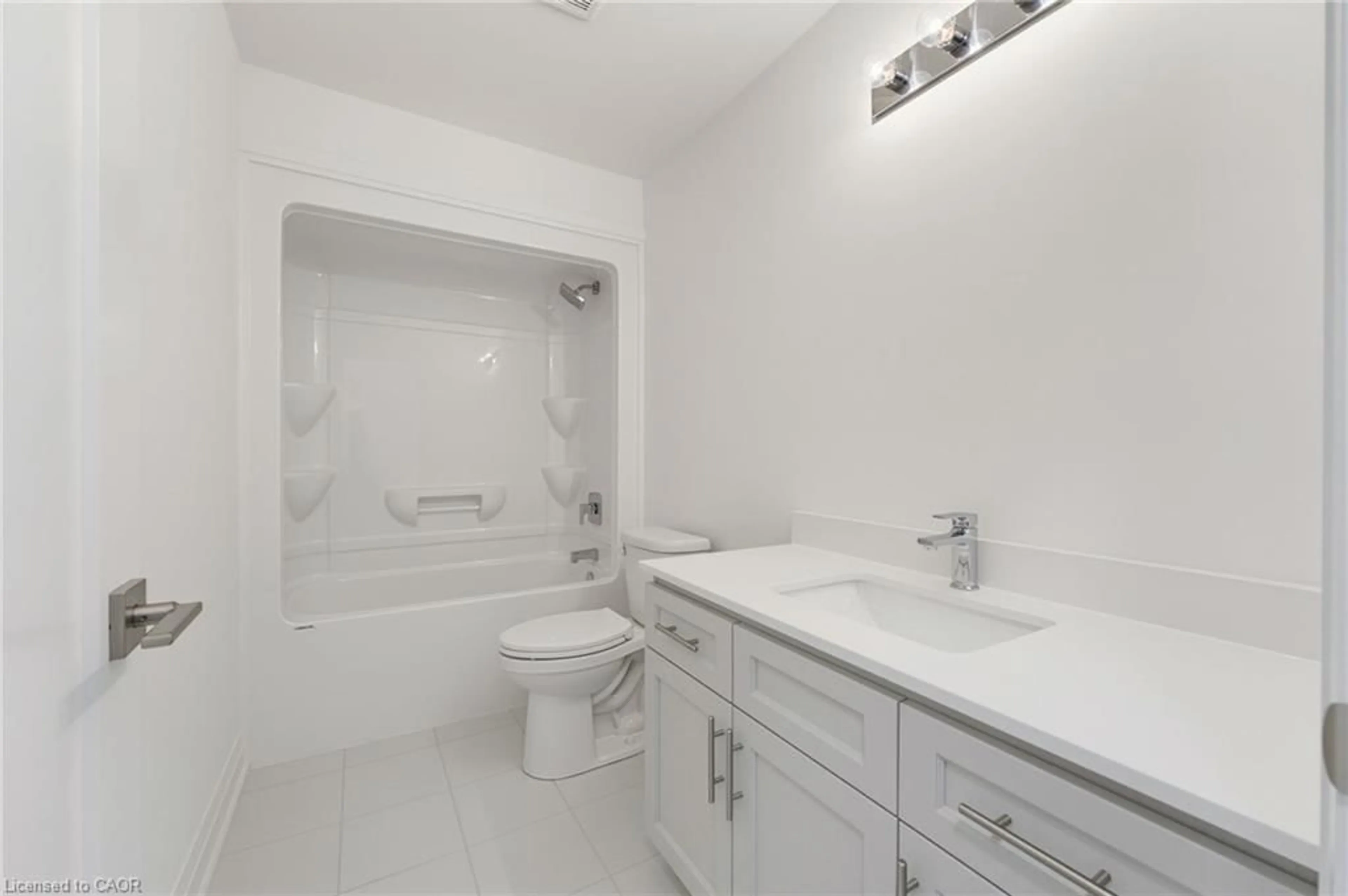 Standard bathroom, unknown for Lane, Mount Hope Ontario L0R 1W0