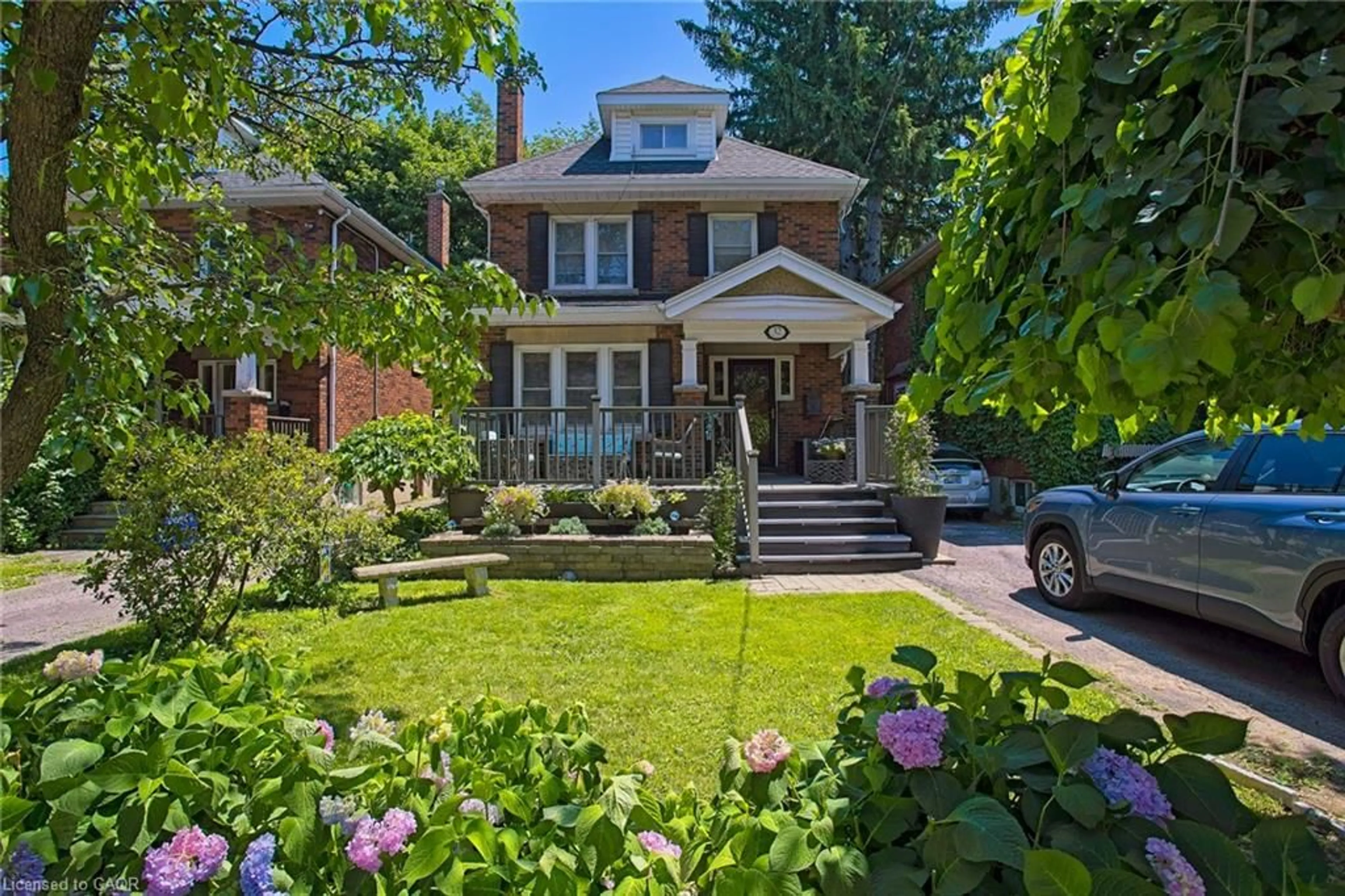 Home with brick exterior material, street for 32 Dalewood Cres, Hamilton Ontario L8S 4B6