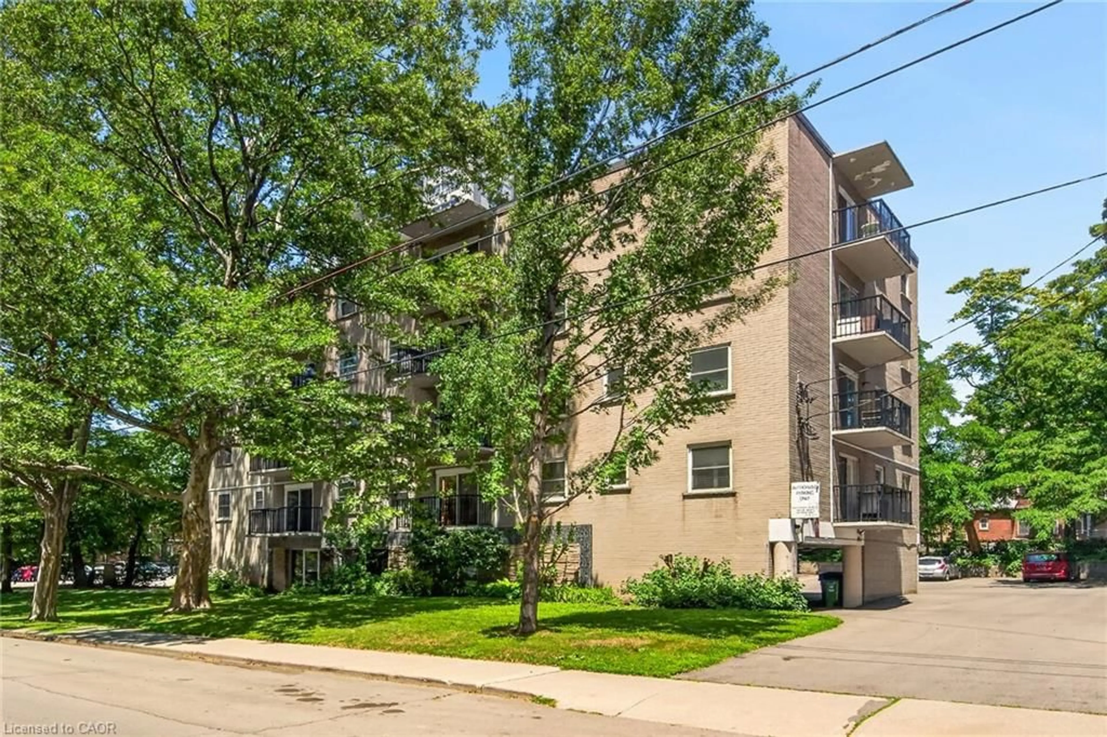 Patio, street for 40 Robinson St #209, Hamilton Ontario L8P 1Y9
