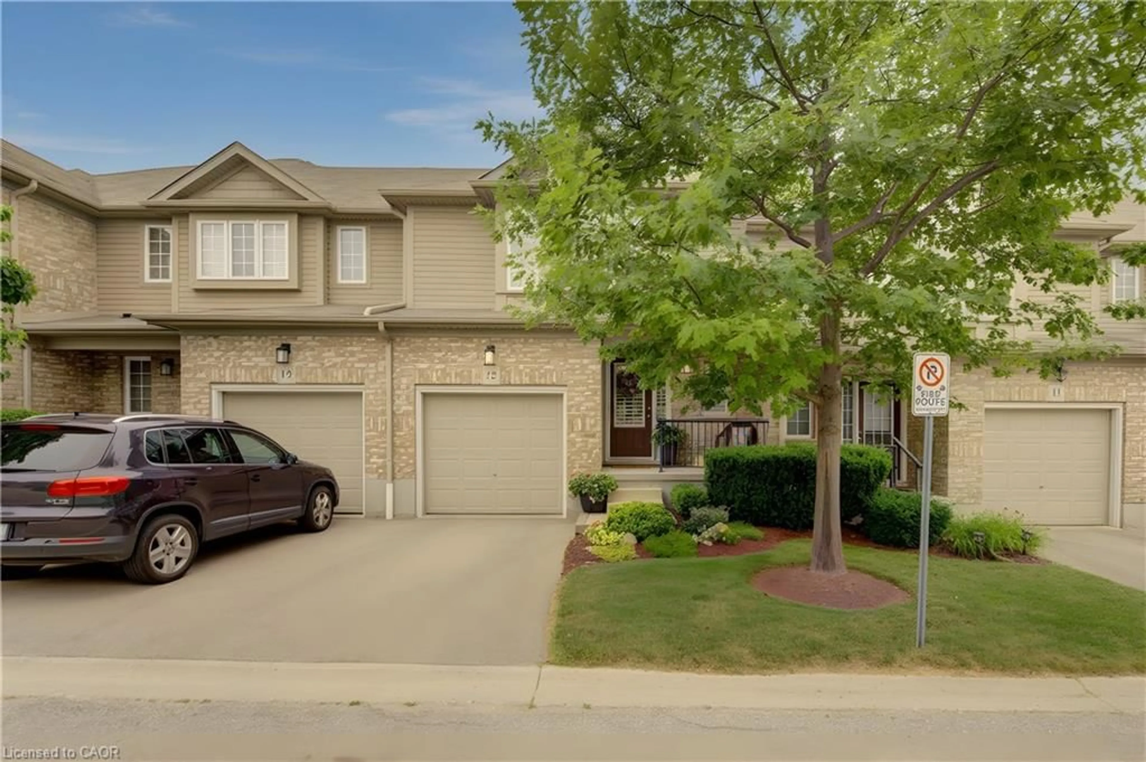 A pic from outside/outdoor area/front of a property/back of a property/a pic from drone, street for Dr, Waterloo Ontario N2T 0A5