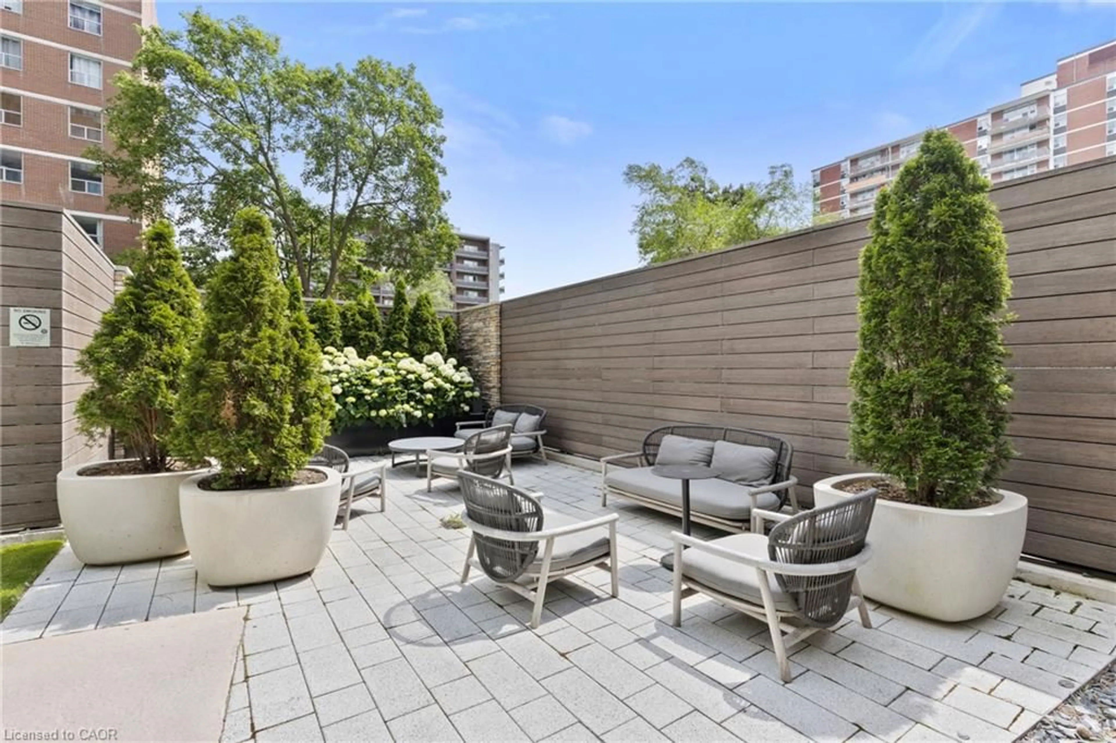 Patio, street for St, Mississauga Ontario L5G 0C2