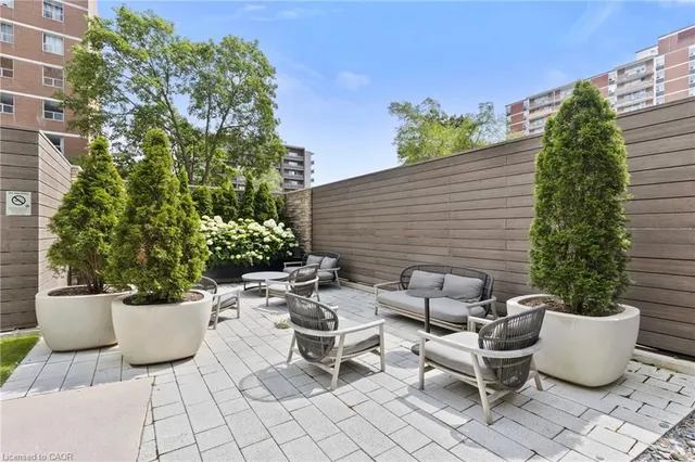 21 Park St #717, Mississauga 2