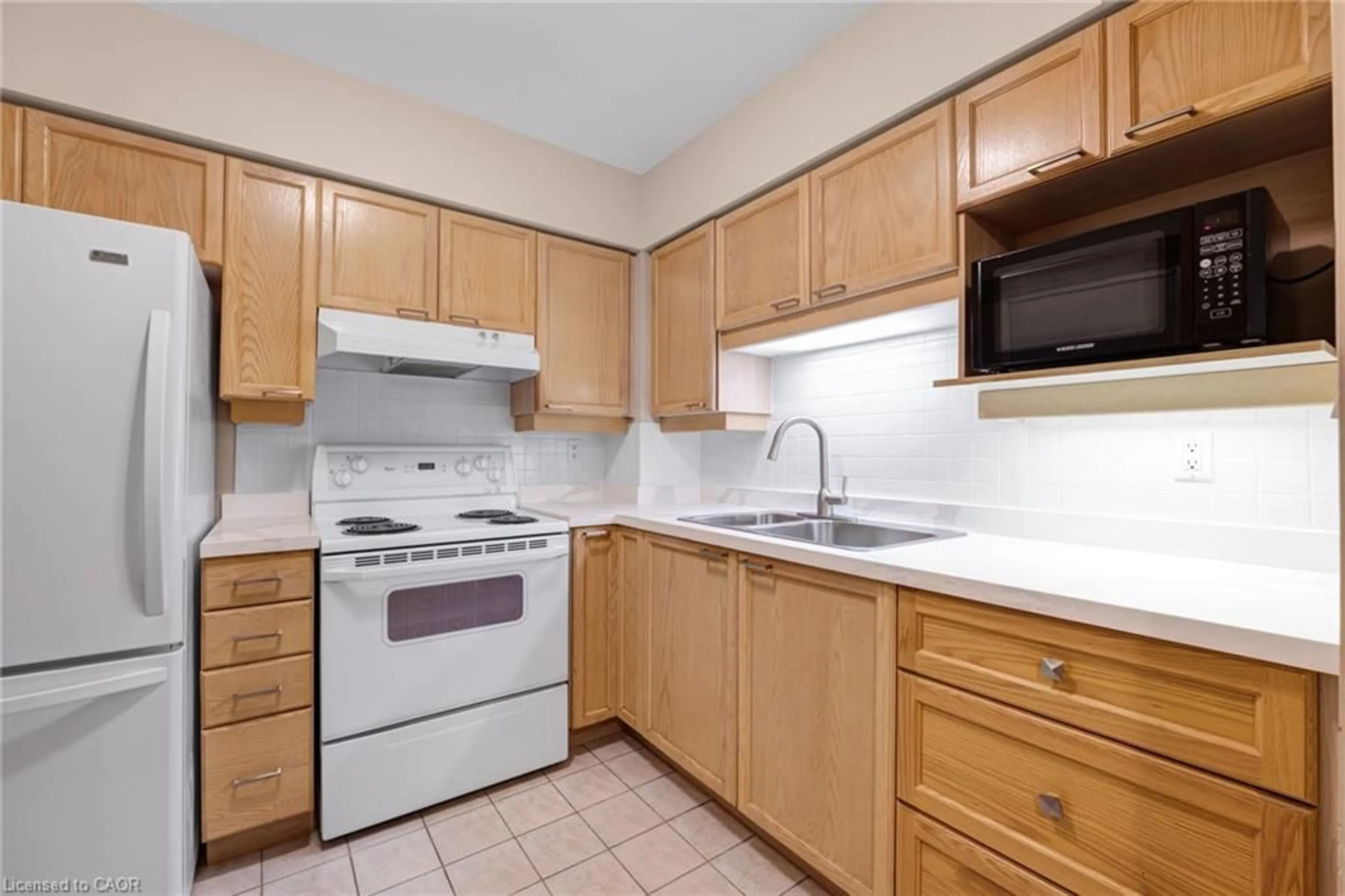 Standard kitchen, unknown for 115 Bonis Ave #216, Scarborough Ontario M1T 3S4