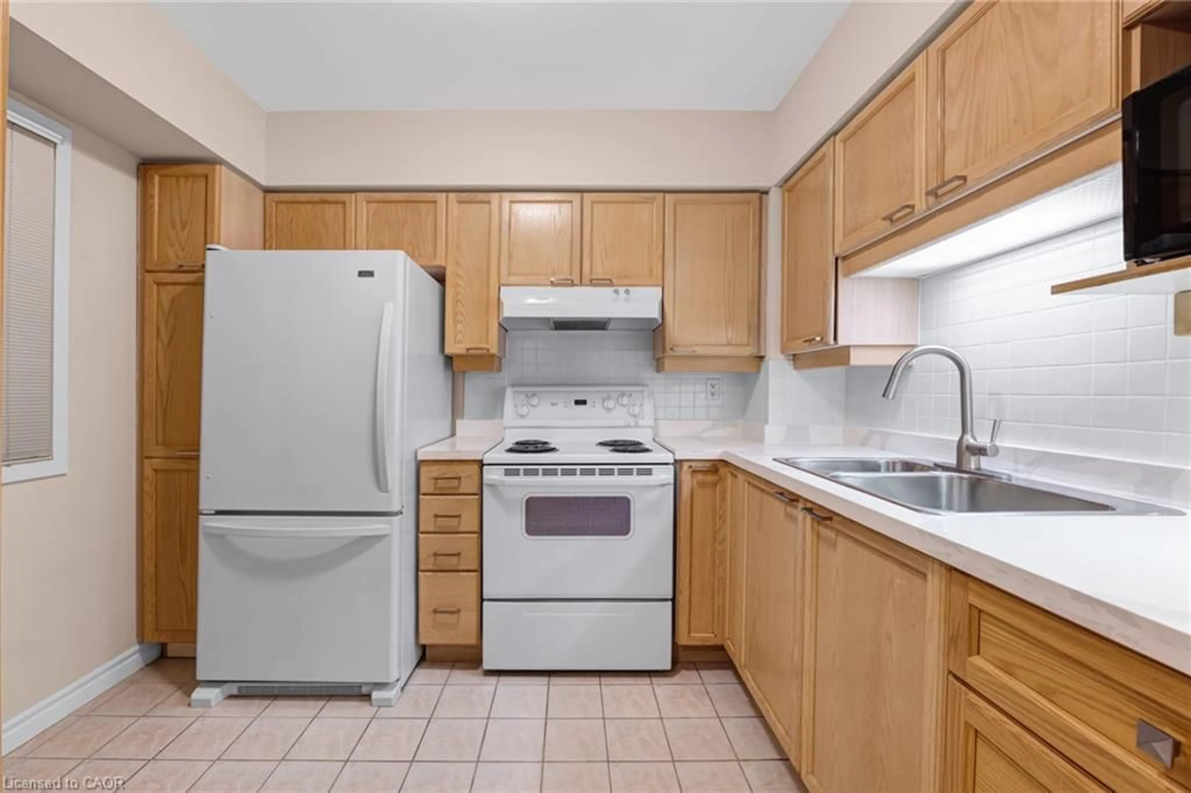 Standard kitchen, unknown for 115 Bonis Ave #216, Scarborough Ontario M1T 3S4