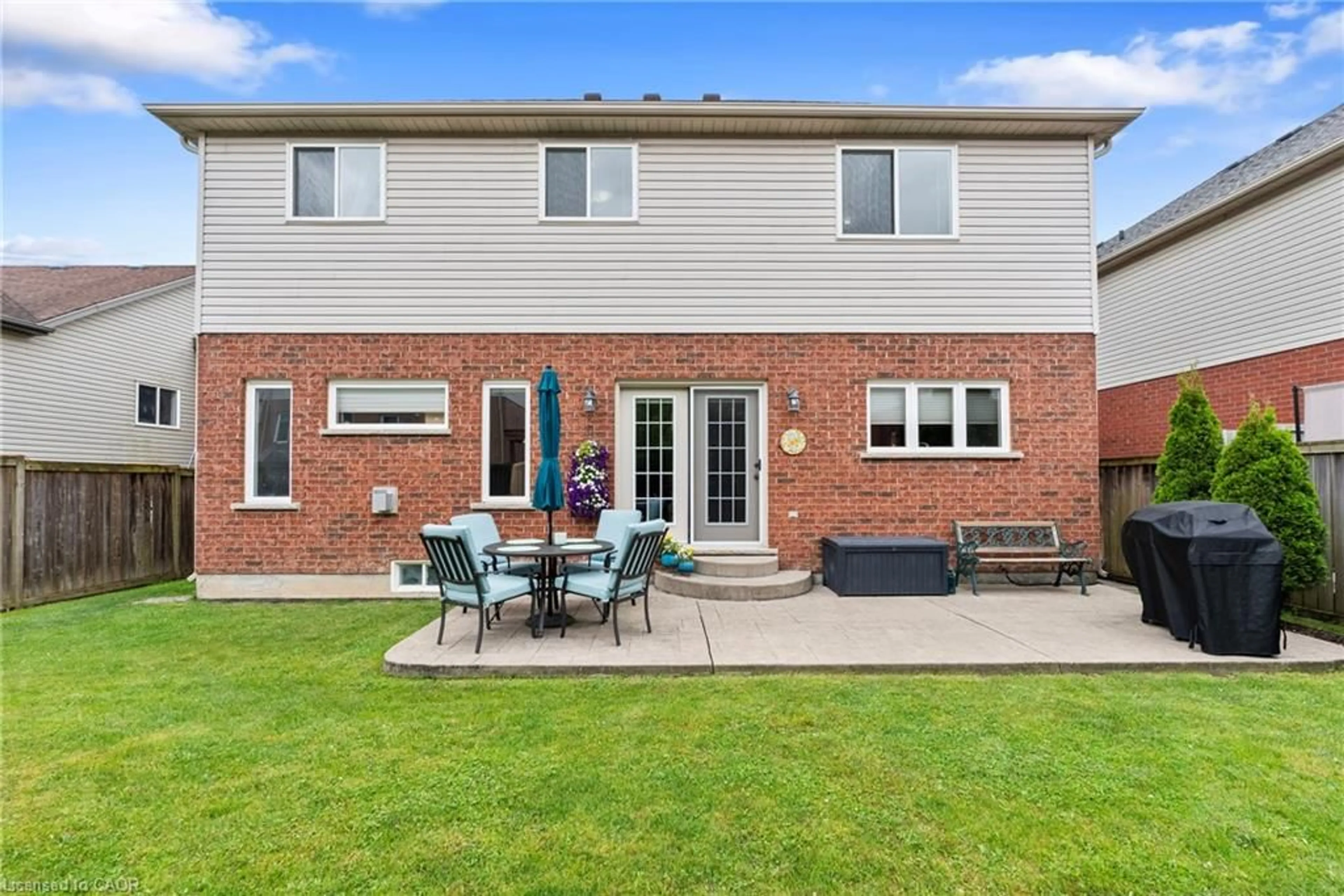 Patio, street for 282 Winterberry Blvd, Thorold Ontario L2V 5E5