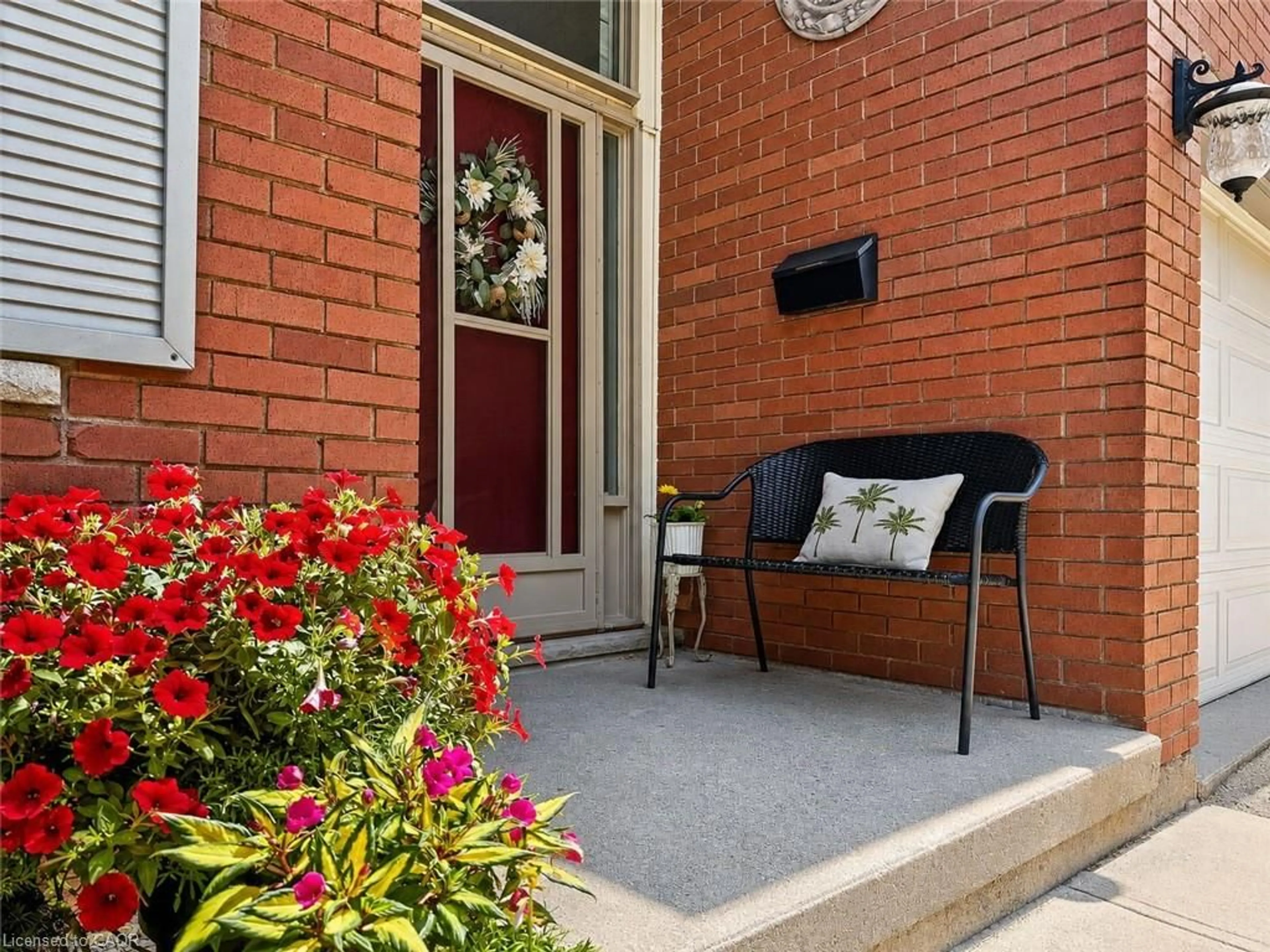 Patio, street for 6 Lanark Cres, Kitchener Ontario N2N 2R1