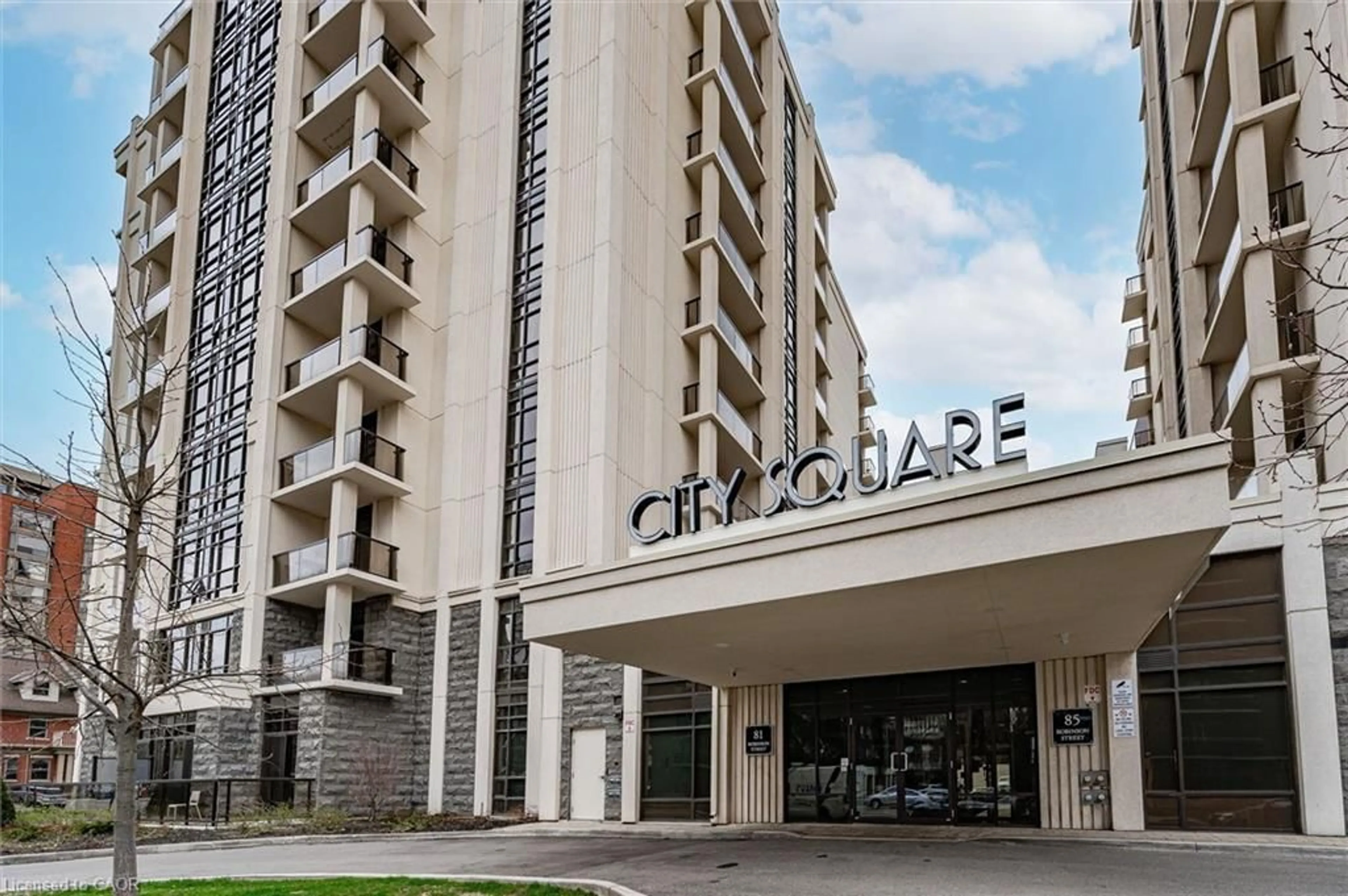 Indoor foyer for 85 Robinson St #1004, Hamilton Ontario L8P 0B9