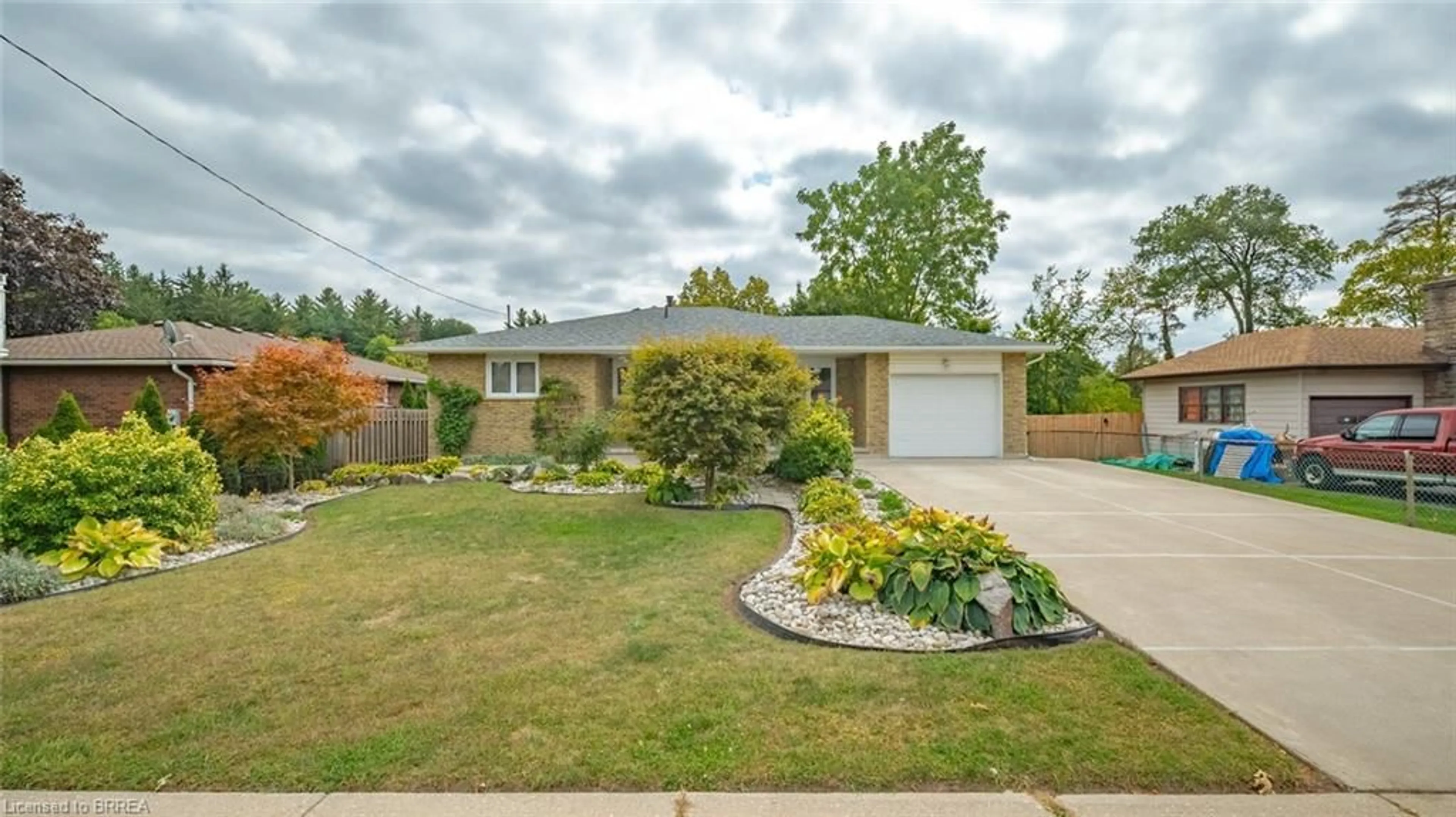 Home with brick exterior material, street for 162 Victoria St, Simcoe Ontario N3Y 1L8