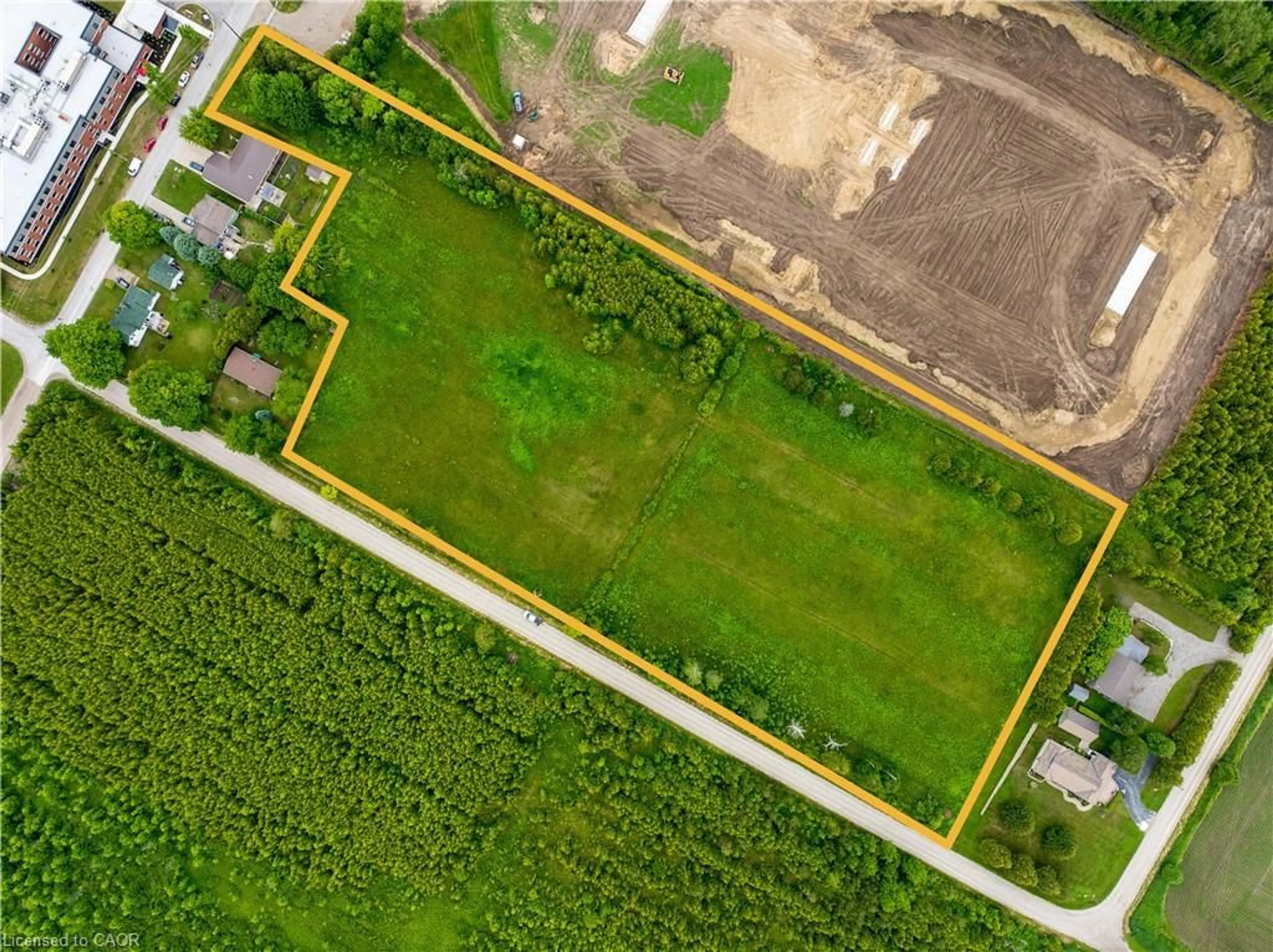 A pic from outside/outdoor area/front of a property/back of a property/a pic from drone, building for 16 Spence St, Southampton Ontario N0H 2L0