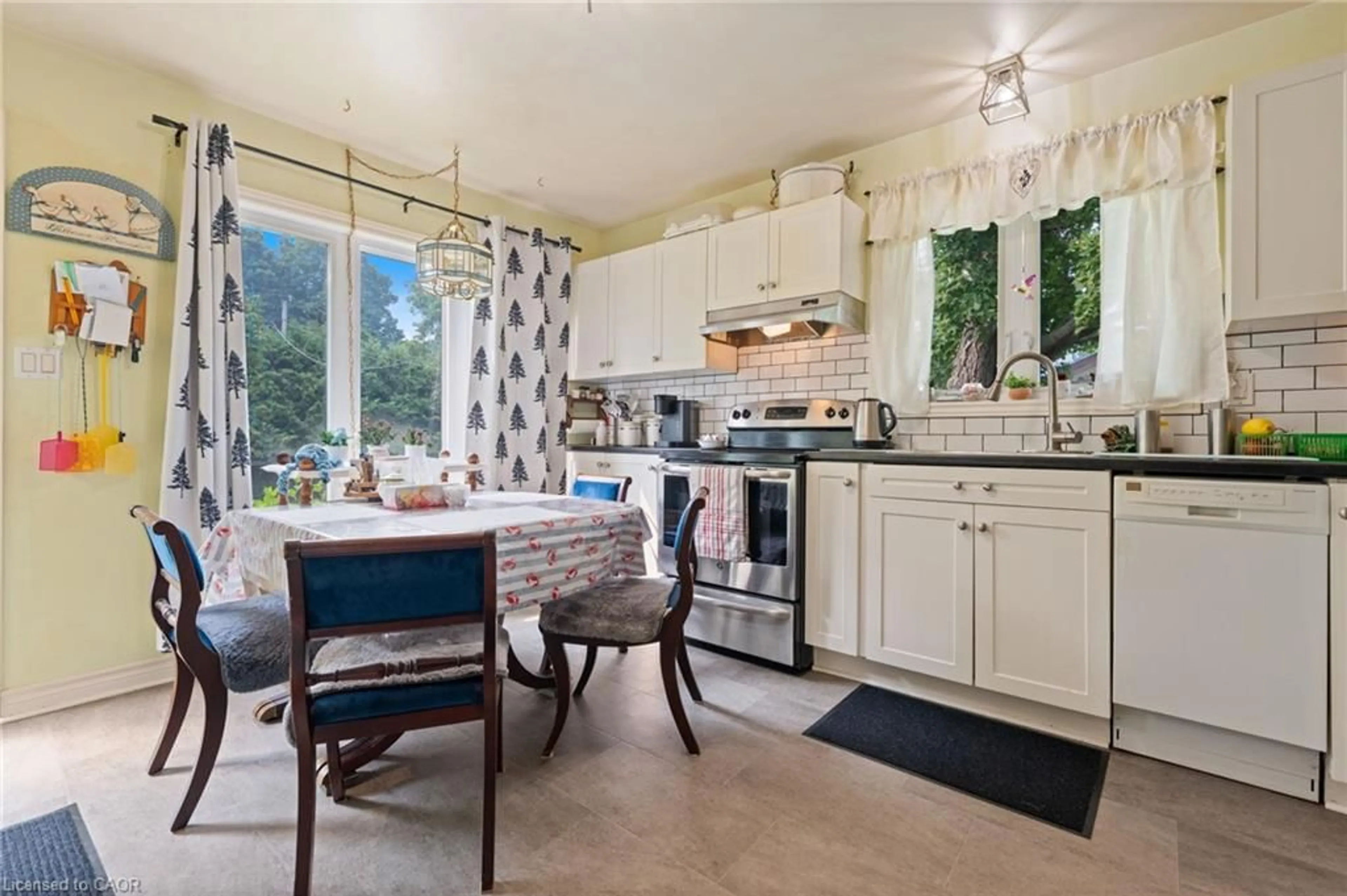 Open concept kitchen, ceramic/tile floor for 24 Lakeview Cres, St. Williams Ontario N0E 1P0